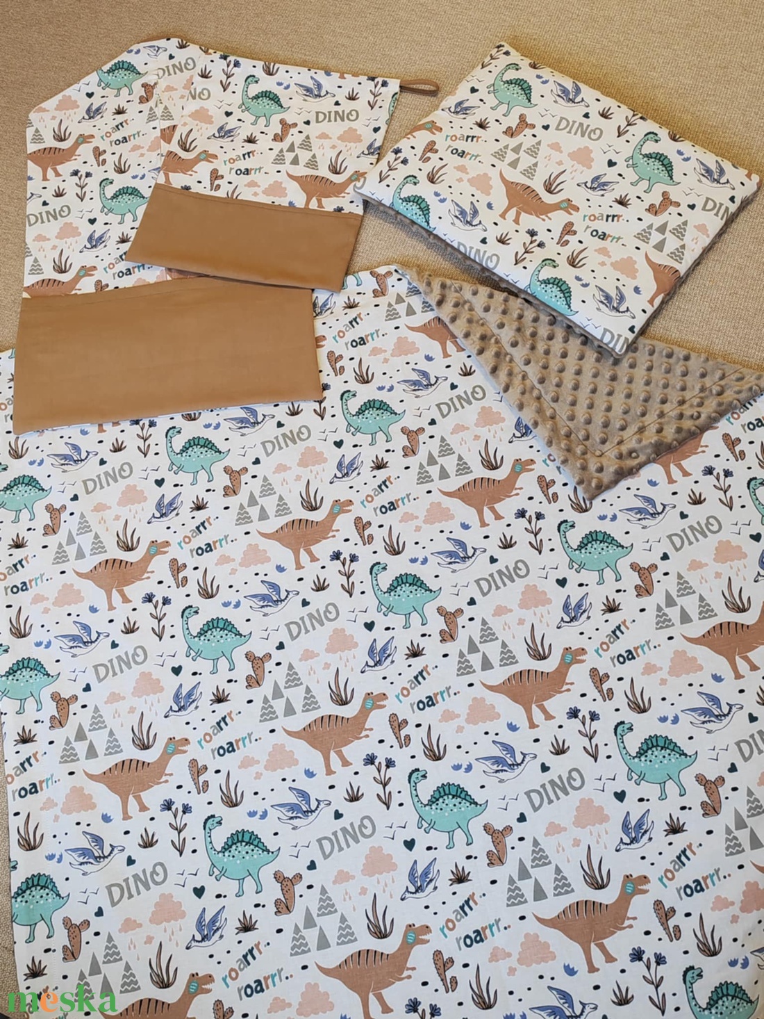 ,,ZOLICA Ovis szett 4 részes - Dínómese - játék & sport - ovis felszerelés - ovis szett - Meska.hu