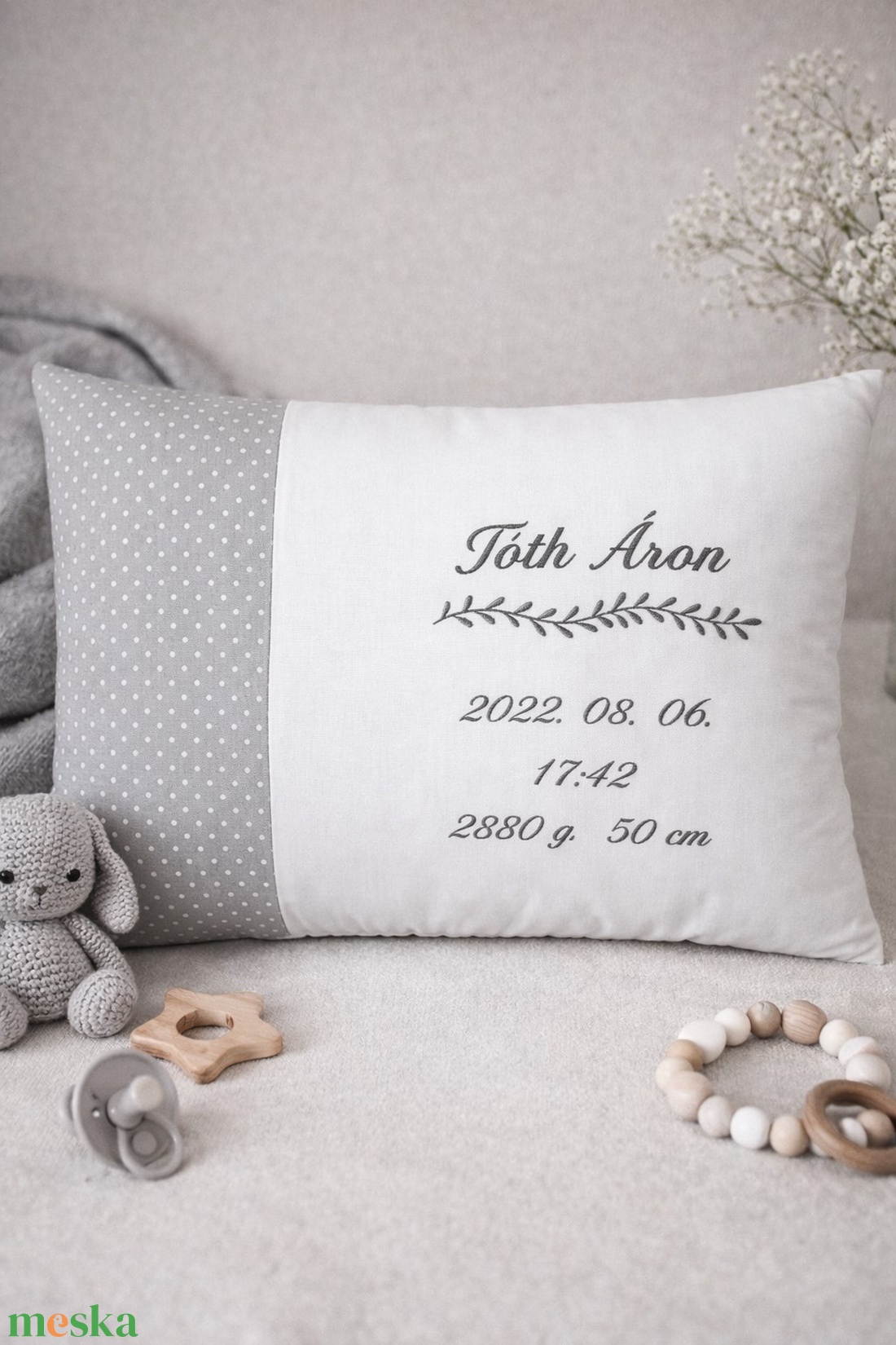 ,,ZOLICA Hímzett születési párna - Szürke pöttyös - baba - mama - babaszoba dekoráció - gyerek díszpárna - Meska.hu