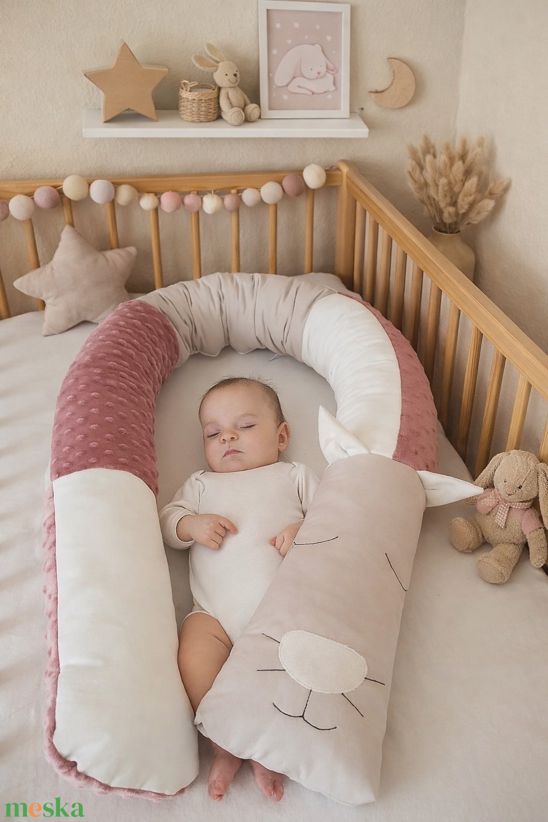 Állatfejes hengerpárna / rácsvédő CICA - Szürke, fehér, sötétmályva - baba - mama - baba ágynemű - rácsvédő & baldachin - Meska.hu