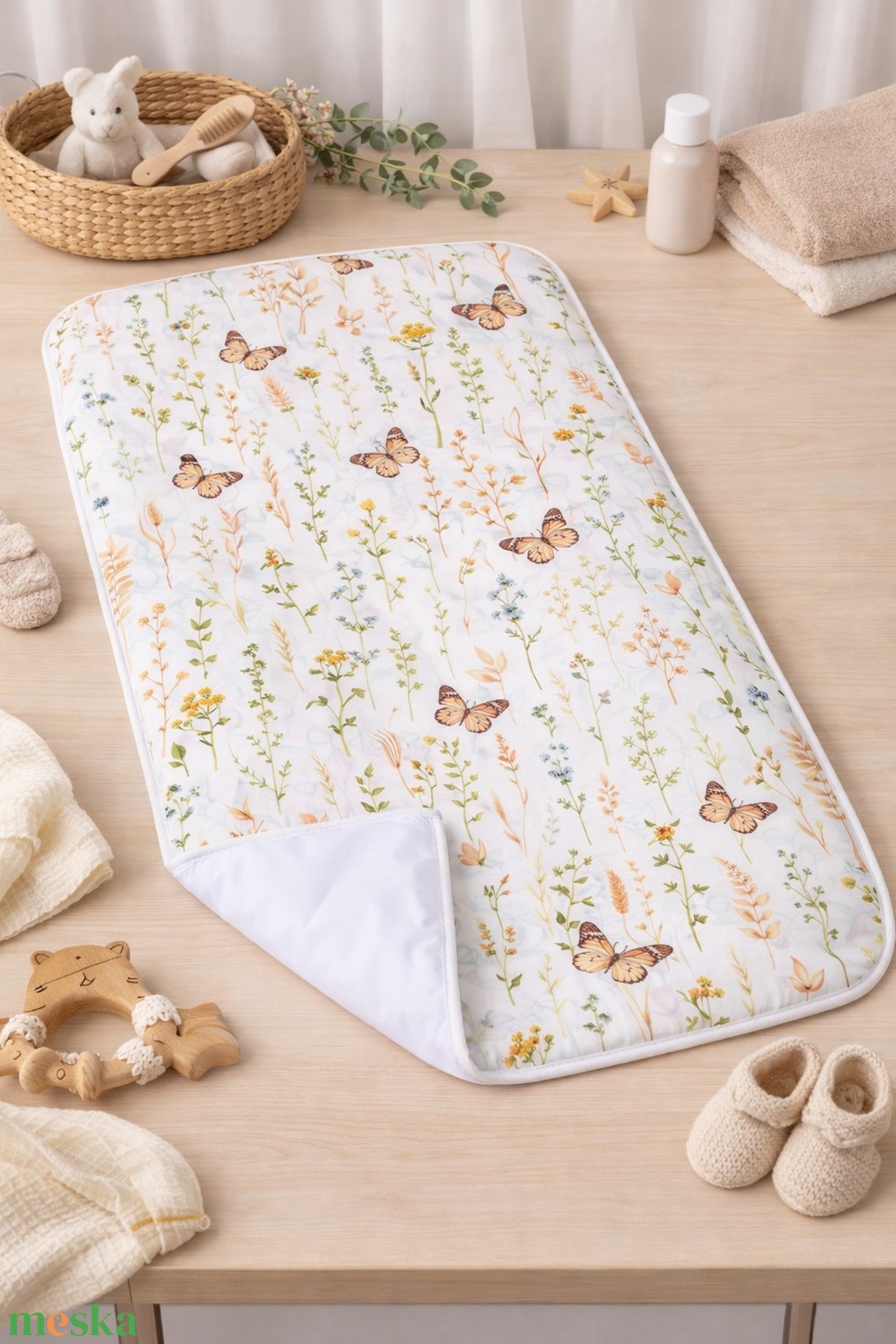 Pelenkázó alátét - Tavaszi lepketánc - baba - mama - pelenkázó, babafürdető kellékek - pelenkázó alátét - Meska.hu