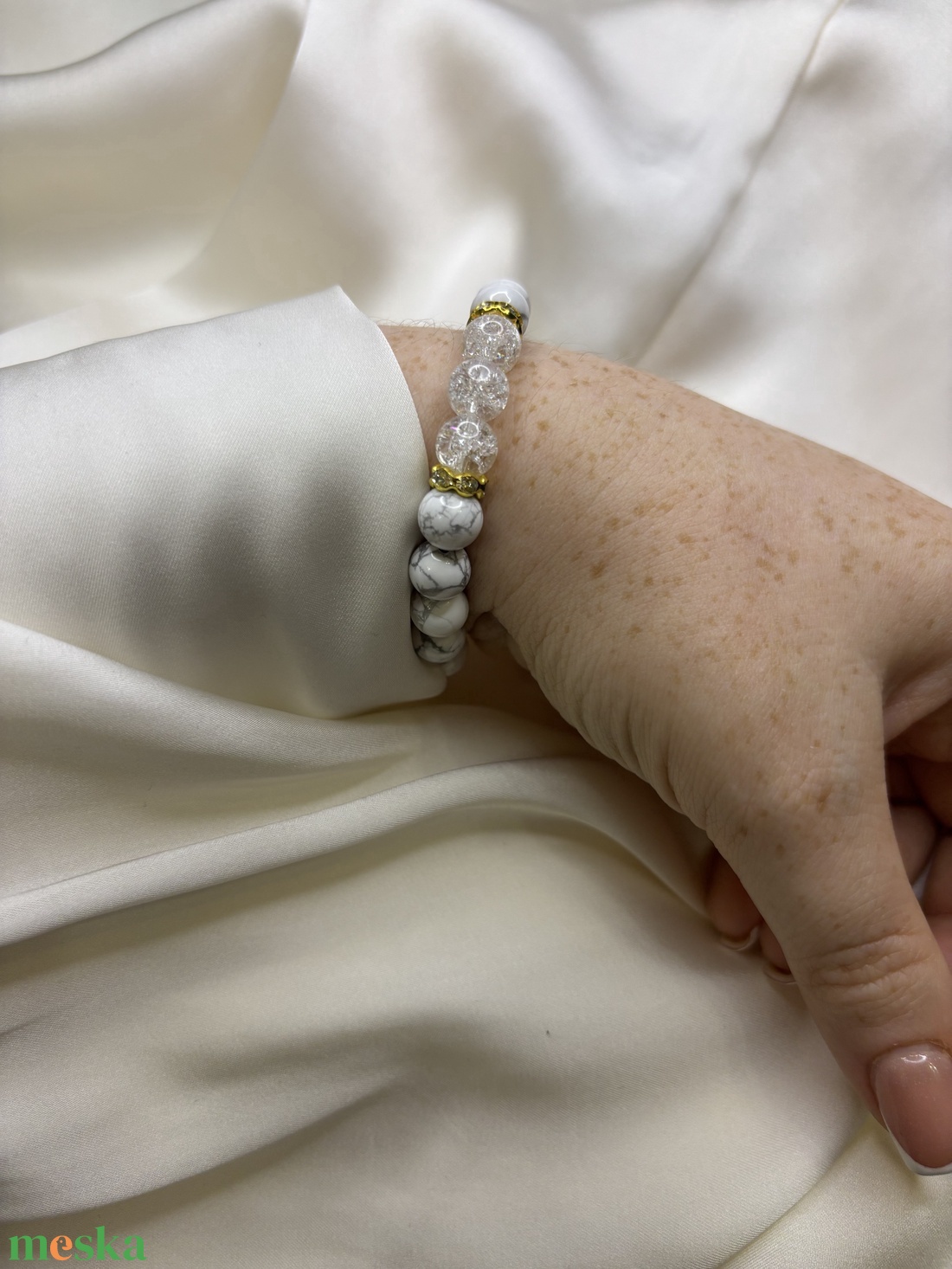 SZORONGÁSOLDÓ - Howlit  Hegyi kristály karkötő  - ékszer - karkötő - ásványkarkötő - Meska.hu