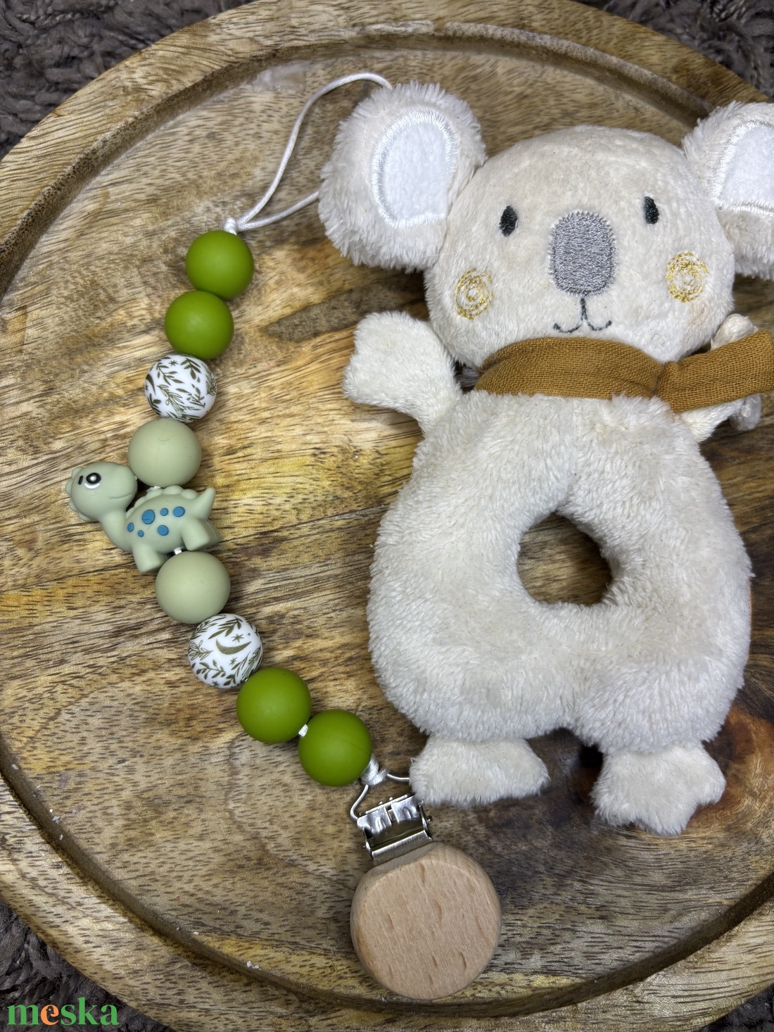 Zöld dínós szilikon cumilánc  biztonságos és vidám baba kiegészítő - játék & sport - 3 éves kor alattiaknak - cumilánc - Meska.hu