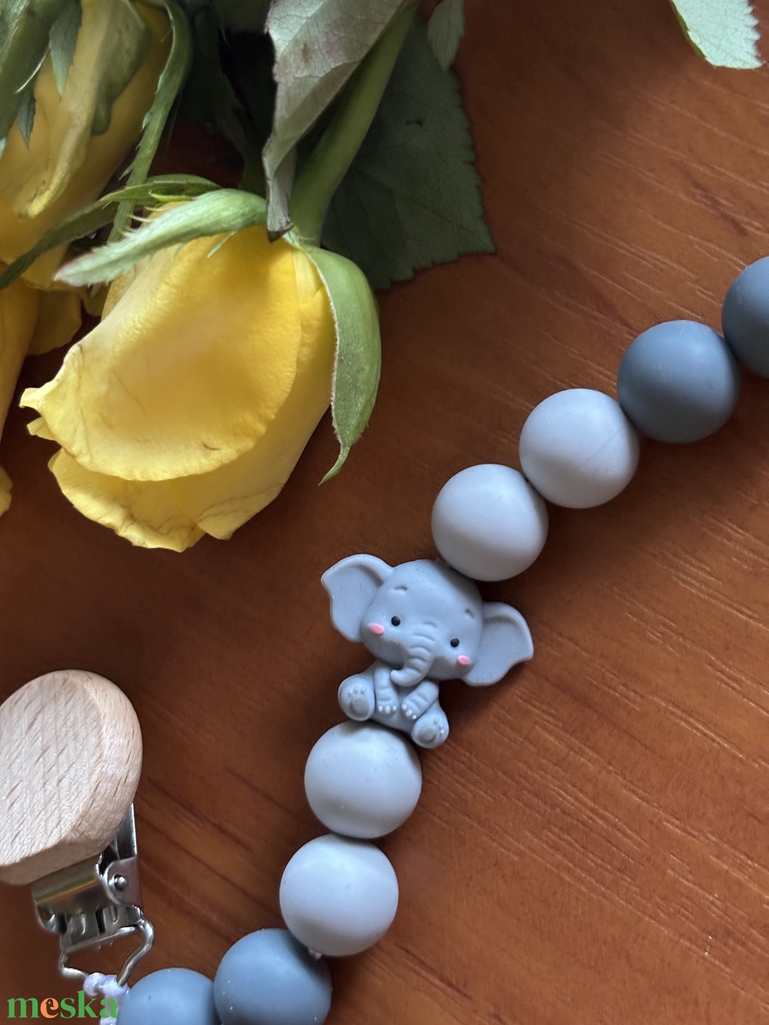 Szürke elefántos szilikon cumilánc  biztonságos és aranyos baba kiegészítő - játék & sport - 3 éves kor alattiaknak - cumilánc - Meska.hu