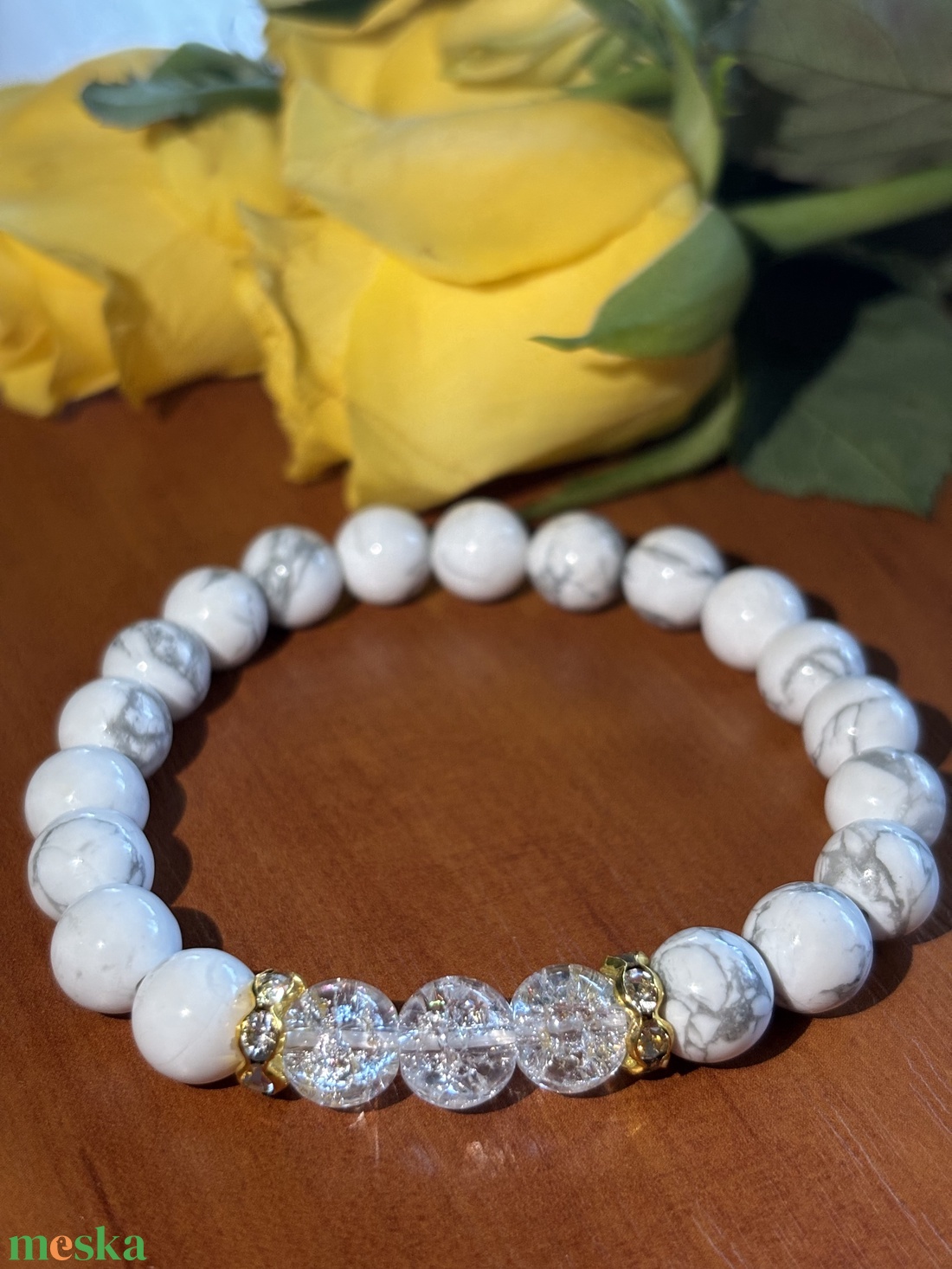 SZORONGÁSOLDÓ - Howlit  Hegyi kristály karkötő  - ékszer - karkötő - ásványkarkötő - Meska.hu