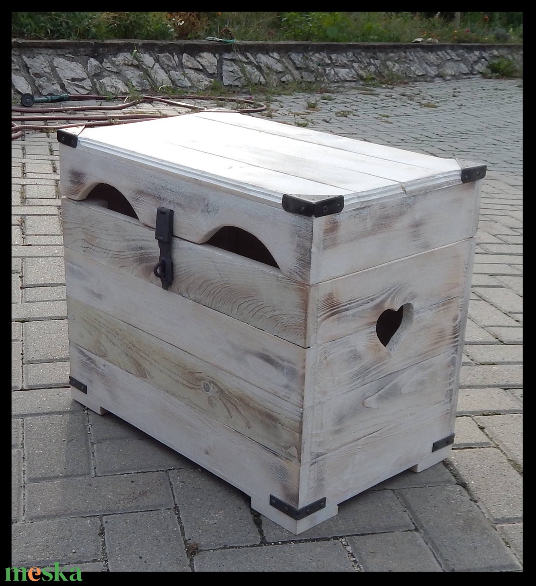 Kis vasalatos láda - otthon & életmód - bútor - más bútor - Meska.hu