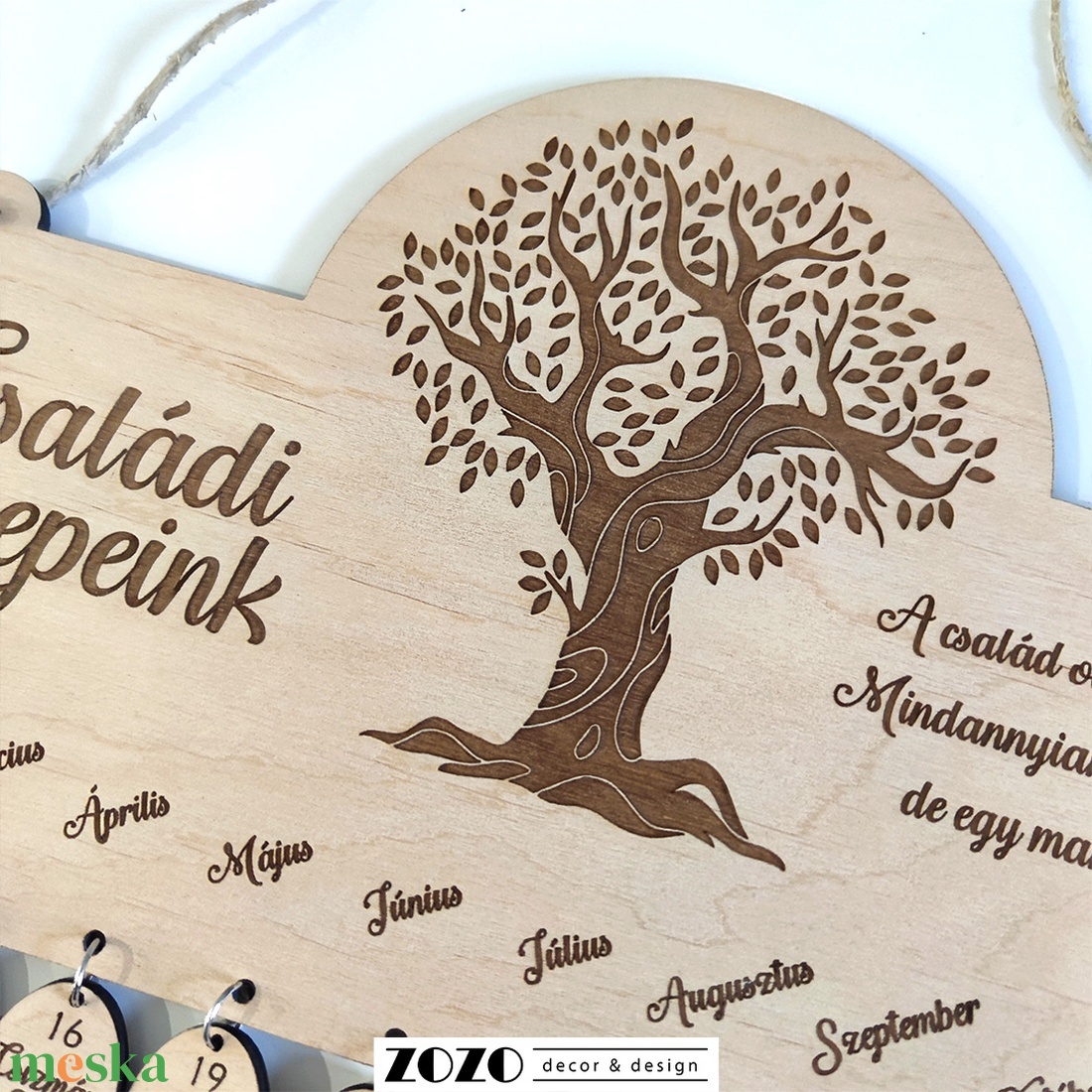 Családi ünnepeink naptár fa tábla gravírozott öröknaptár kérhető egyedi felirattal ünnepek bilétával születésnap névnap - otthon & életmód - dekoráció - fali és függő dekoráció - falinaptár & öröknaptár - Meska.hu