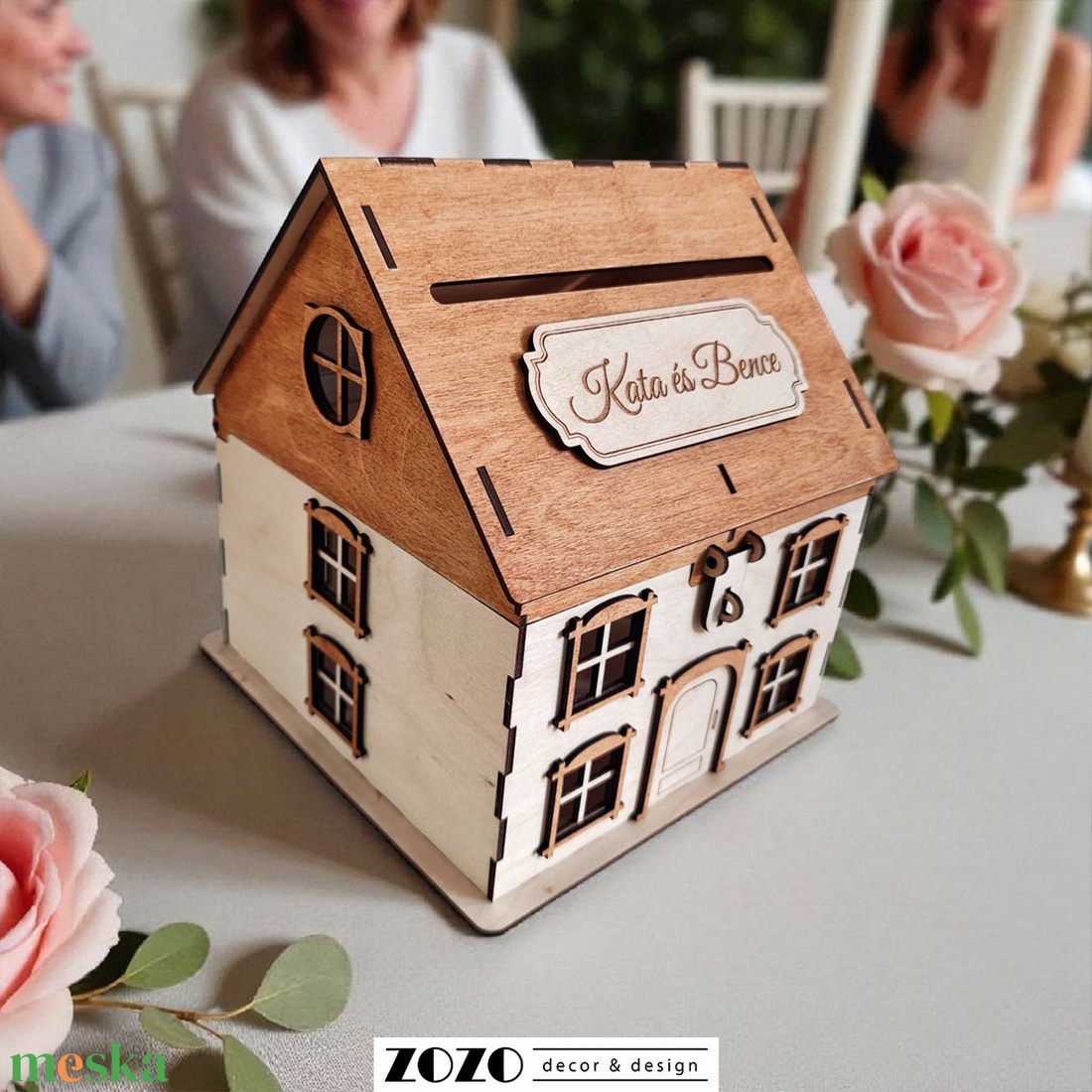 Esküvői pénzgyűjtő ház boríték nászajándék gyűjtő házikó doboz dekoráció egyedi névvel felirattal gravírozott táblával - esküvő - emlék & ajándék - nászajándék - nászajándék gyűjtők - Meska.hu