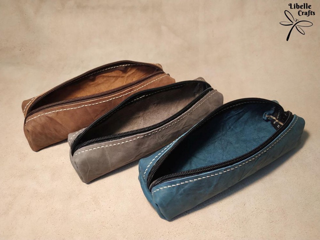 Gyűrt bőrből készült tolltartó - otthon & életmód - papír, írószer - tolltartó & ceruzatekercs - Meska.hu