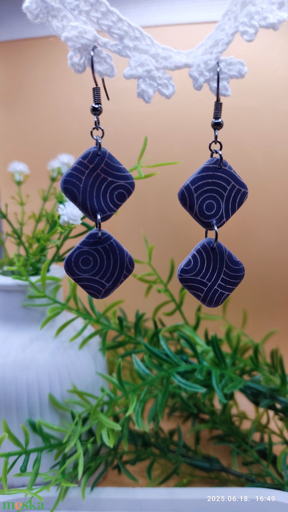 Tied a választás (háromszög vagy négyszög) - ékszer - fülbevaló - lógó fülbevaló - Meska.hu Tied a választás (háromszög vagy négyszög) - ékszer - fülbevaló - lógó fülbevaló - Meska.hu