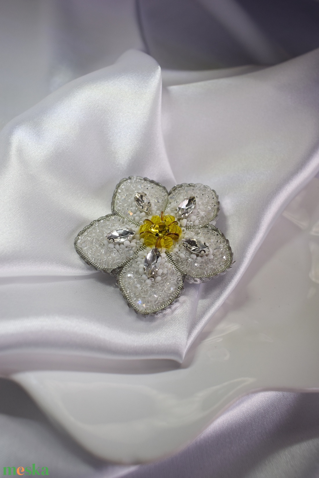 Jégvirág bross - ékszer - kitűző és bross - Meska.hu Jégvirág bross - ékszer - kitűző és bross - Meska.hu