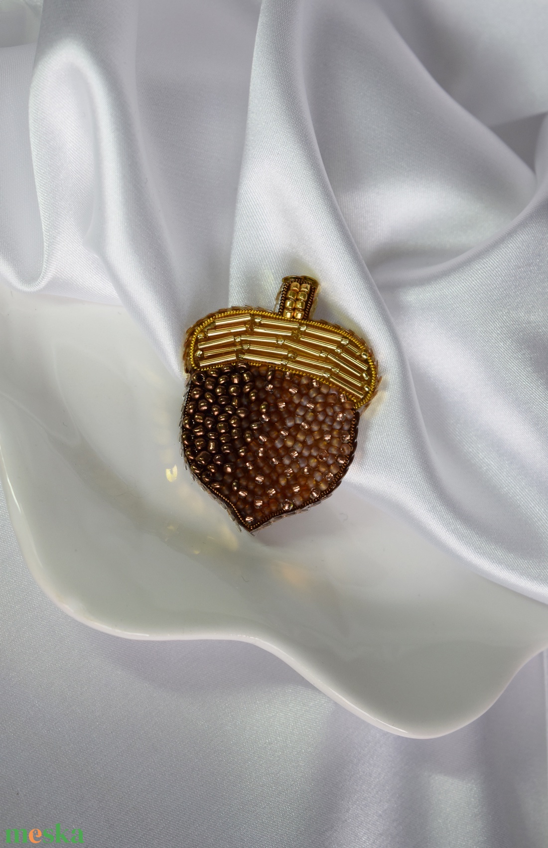 Makk bross - ékszer - kitűző és bross - Meska.hu Makk bross - ékszer - kitűző és bross - Meska.hu