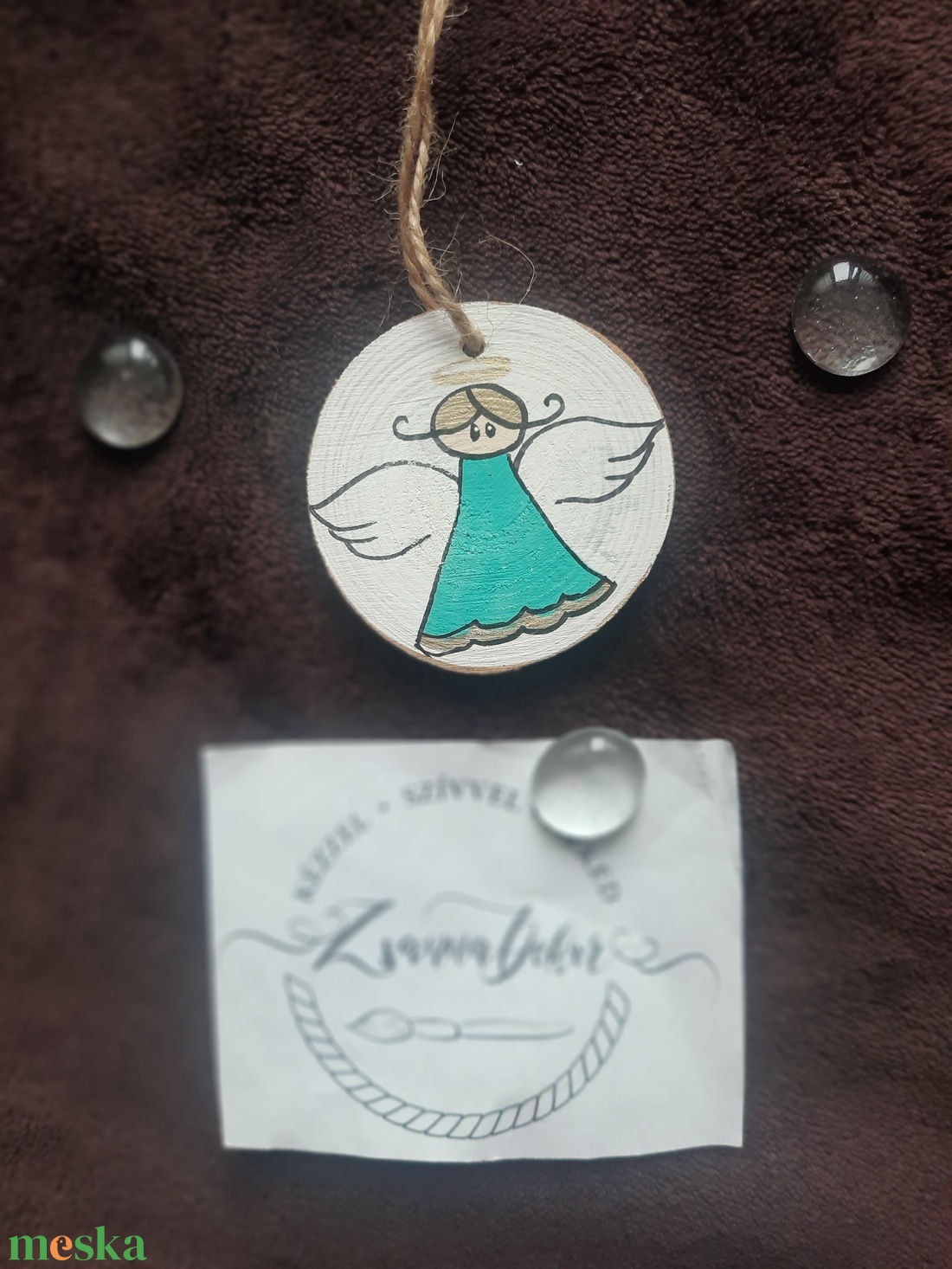 Karácsonyi angyalkásFestett fakorong - karácsony - karácsonyi lakásdekoráció - karácsonyfadíszek - Meska.hu