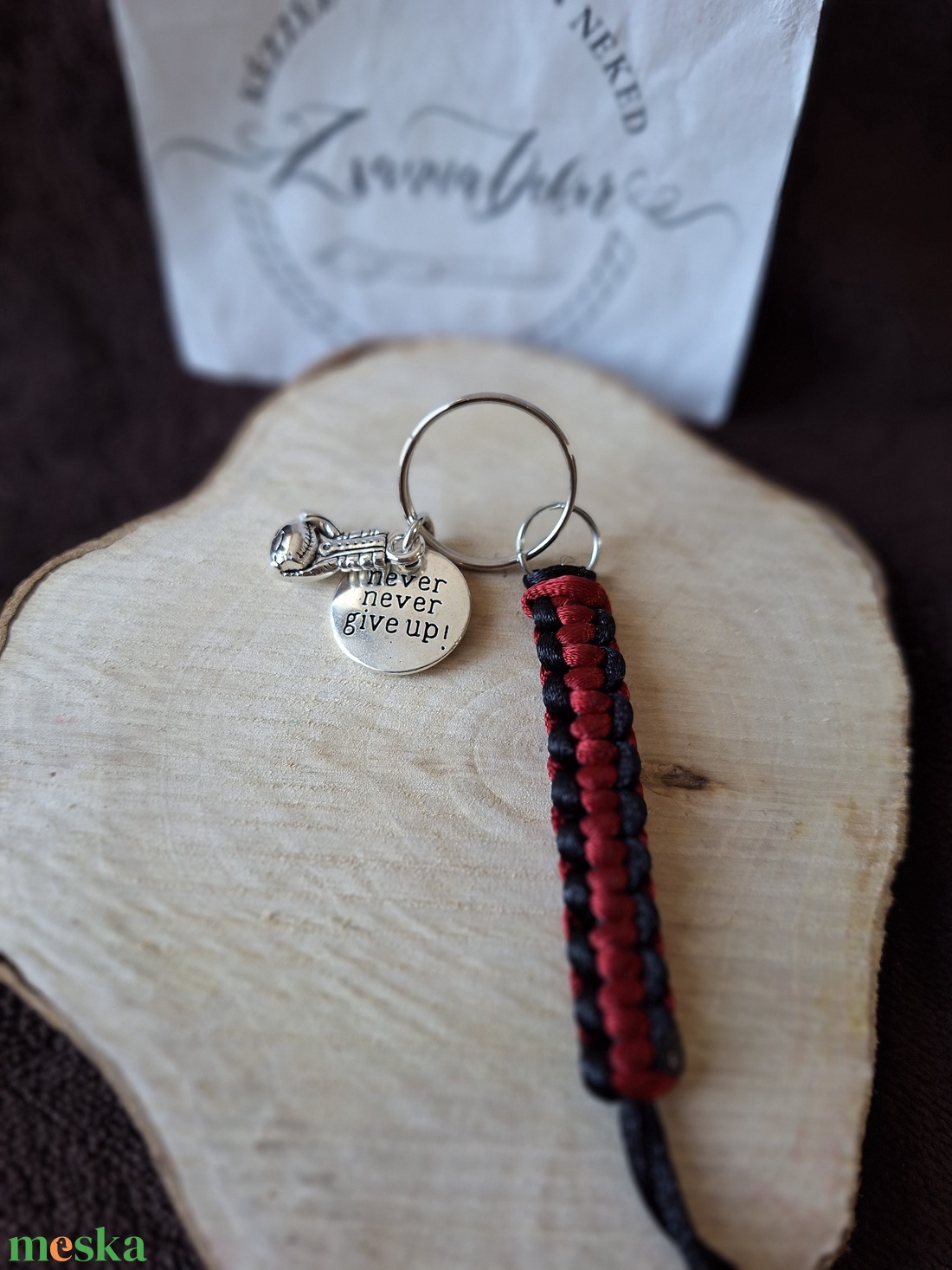 -Box-Makramé kulcstartó fém díszekkel - táska & tok - kulcstartó & táskadísz - kulcstartó - Meska.hu -Box-Makramé kulcstartó fém díszekkel - táska & tok - kulcstartó & táskadísz - kulcstartó - Meska.hu