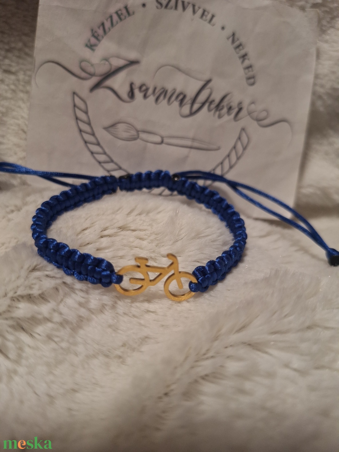 -Bicikli-Makramé karkötő fém dísszel - ékszer - karkötő - fonott karkötő - Meska.hu
