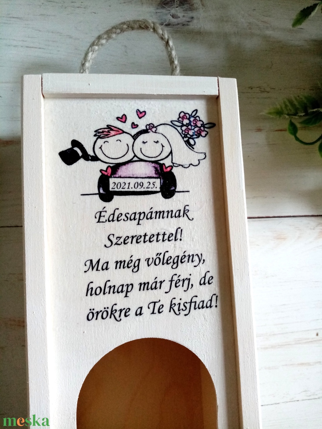 Ma még menyasszony, vőlegényes bortartók - esküvő - emlék & ajándék - szülőköszöntő ajándék - Meska.hu Ma még menyasszony, vőlegényes bortartók - esküvő - emlék & ajándék - szülőköszöntő ajándék - Meska.hu
