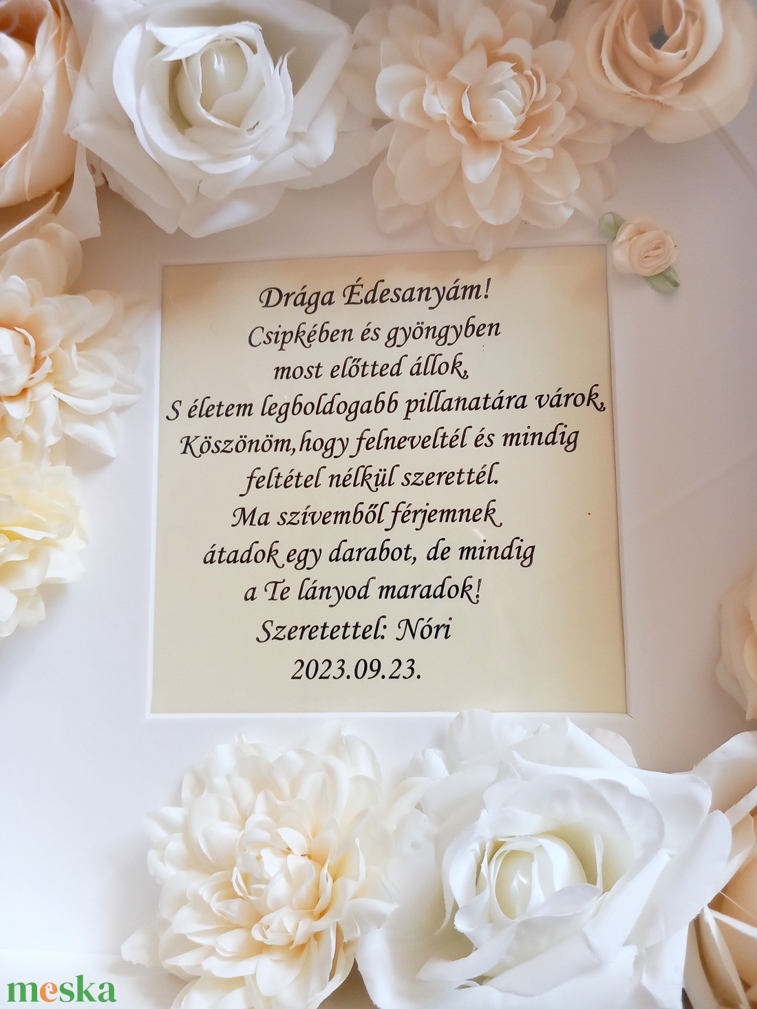 Szülőköszöntő Menyasszonyos selyemvirágos kép - esküvő - emlék & ajándék - szülőköszöntő ajándék - Meska.hu Szülőköszöntő Menyasszonyos selyemvirágos kép - esküvő - emlék & ajándék - szülőköszöntő ajándék - Meska.hu