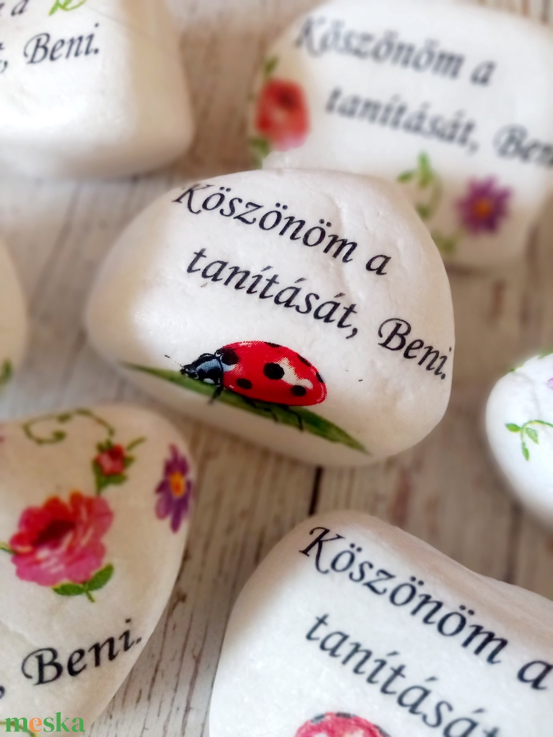 Katicás Köszönöm kő - otthon & életmód - dekoráció - asztal és polc dekoráció - kavics & kő - Meska.hu Katicás Köszönöm kő - otthon & életmód - dekoráció - asztal és polc dekoráció - kavics & kő - Meska.hu