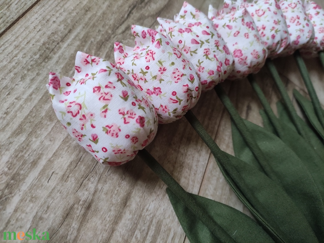 Textil tulipán viragos - otthon & életmód - dekoráció - asztal és polc dekoráció - asztaldísz - Meska.hu Textil tulipán viragos - otthon & életmód - dekoráció - asztal és polc dekoráció - asztaldísz - Meska.hu