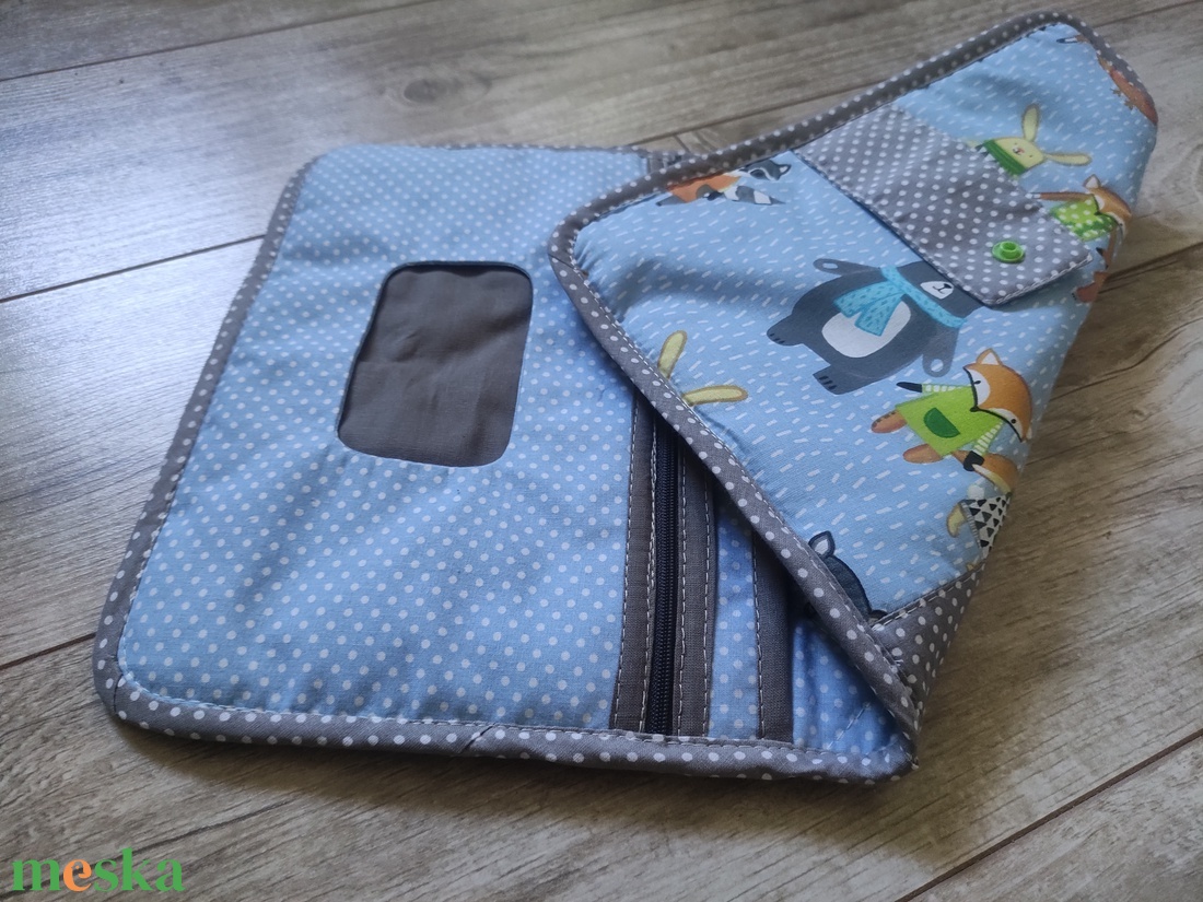 Pelenkázó neszeszer dínós - baba - mama - babaemlékek - egészségügyi kiskönyv borító - Meska.hu