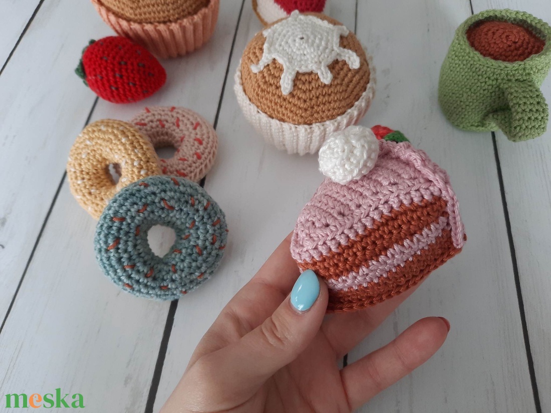 Pasztell horgolt torta kávéval - játék & sport - szerepjáték - Meska.hu