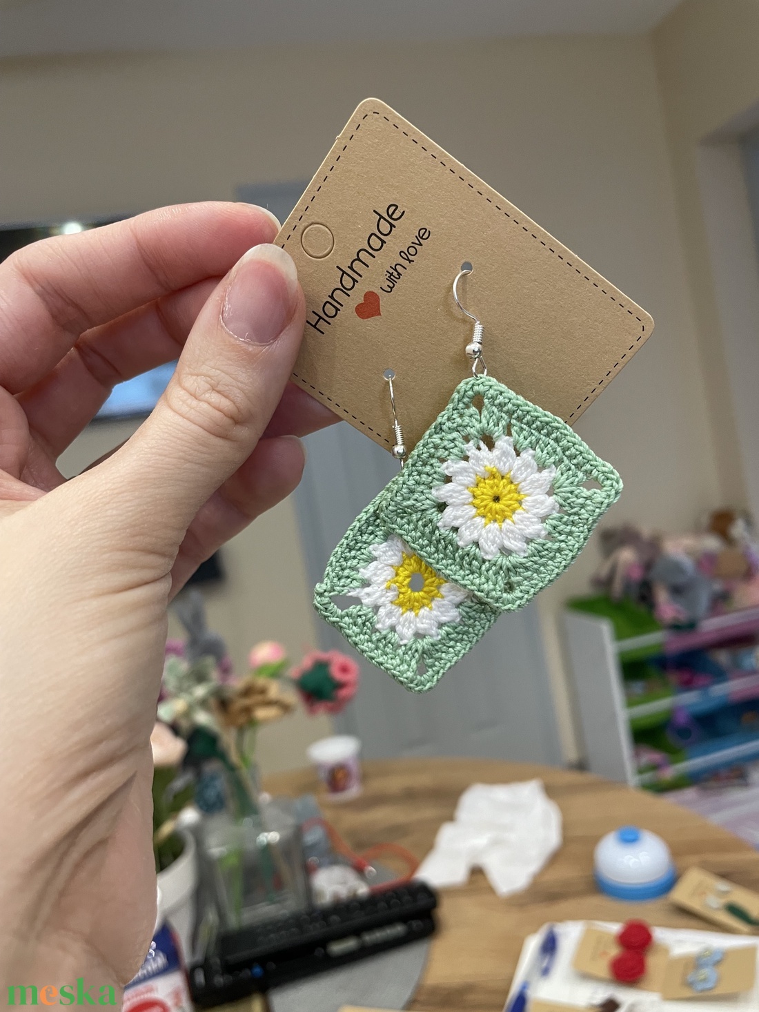 Virágmintás horgolt fülbevaló - ékszer - fülbevaló - lógó fülbevaló - Meska.hu