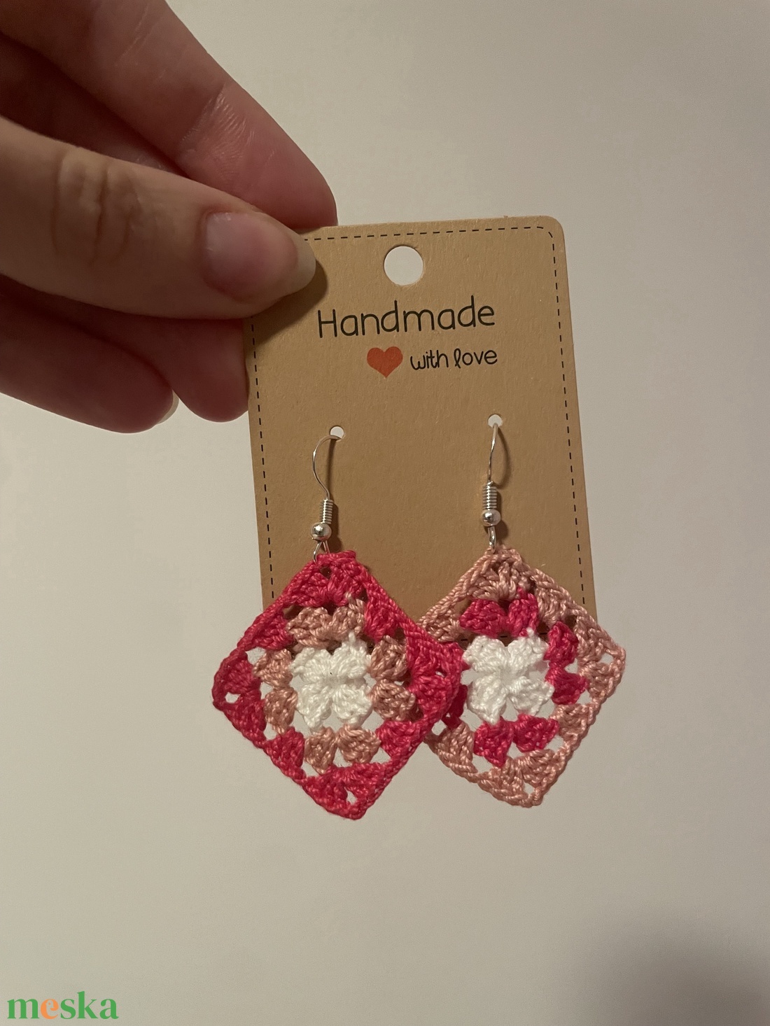 Horgolt nagyi kocka fülbevaló � romantikus rózsaszín árnyalatok - ékszer - fülbevaló - lógó fülbevaló - Meska.hu