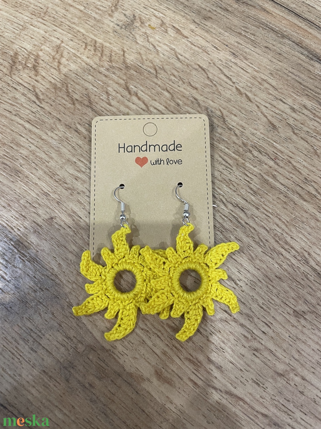 Nap formájú horgolt fülbevaló � vidám, nyári hangulat - ékszer - fülbevaló - lógó fülbevaló - Meska.hu