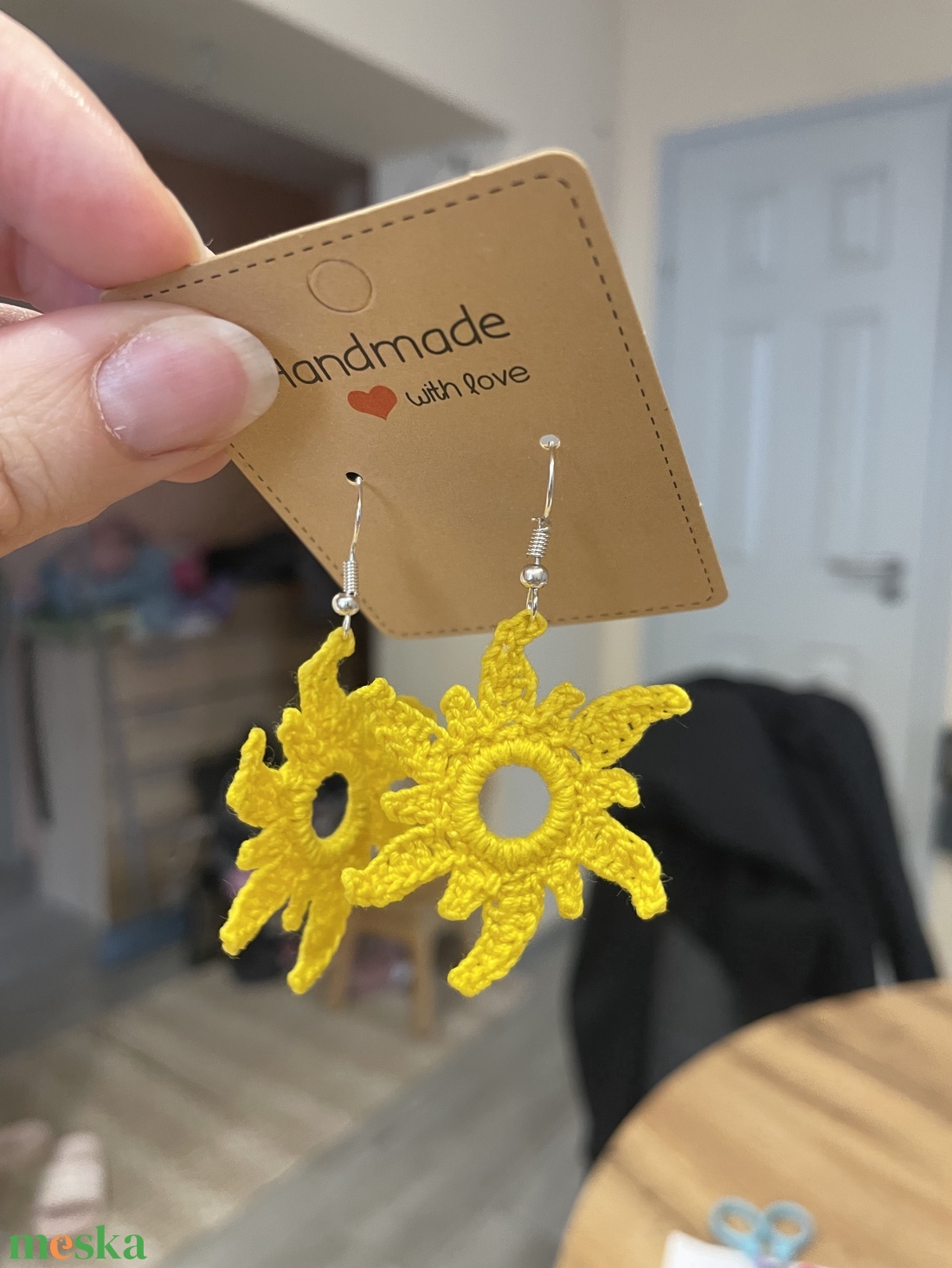 Nap formájú horgolt fülbevaló � vidám, nyári hangulat - ékszer - fülbevaló - lógó fülbevaló - Meska.hu