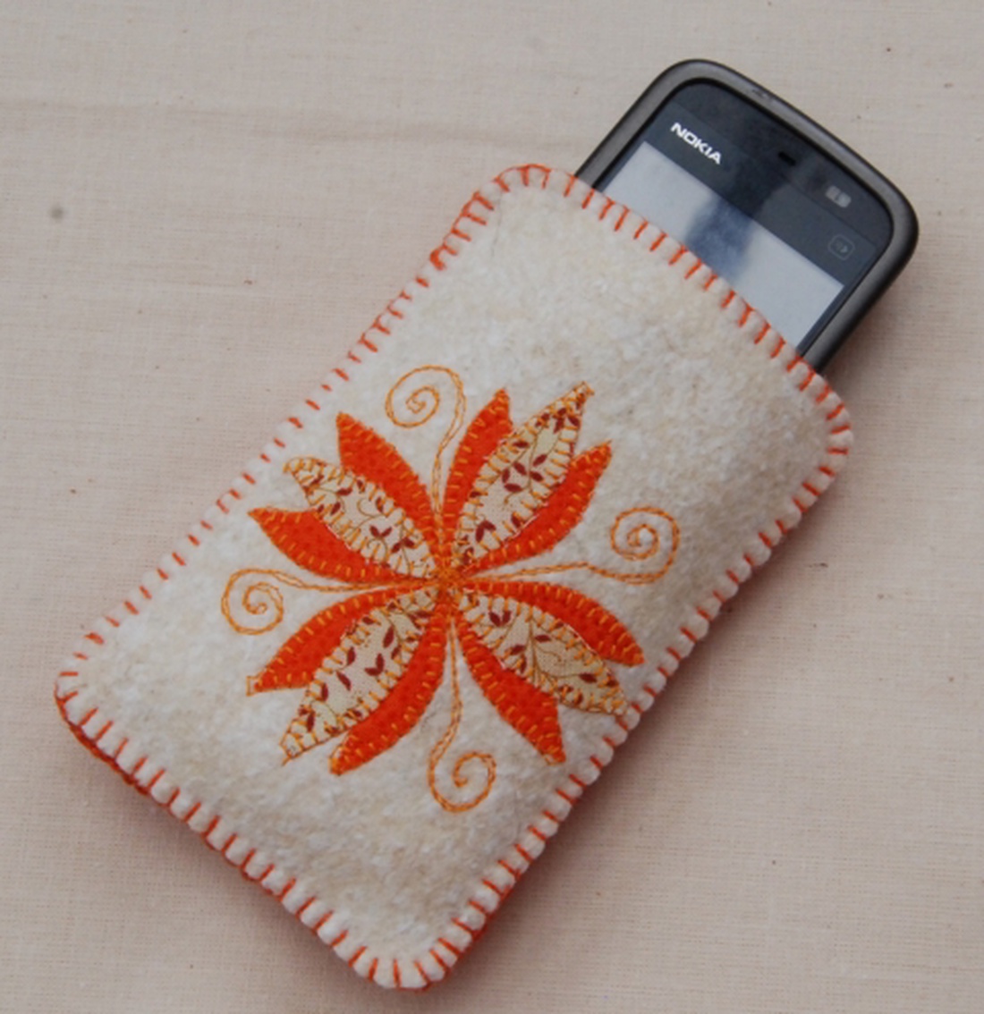 Filc tartó applikációval -  - Meska.hu