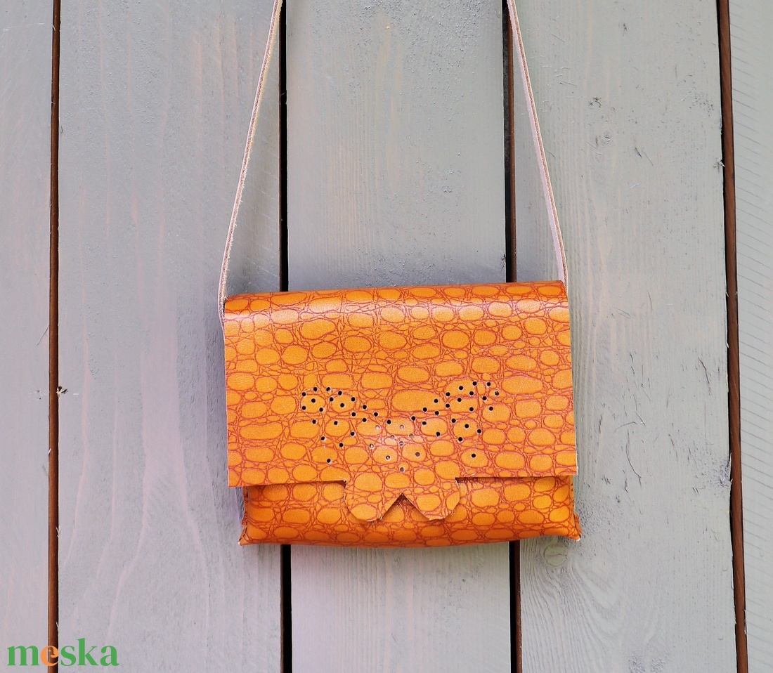 Válltáska - retro bőr - táska & tok - kézitáska & válltáska - vállon átvethető táska - Meska.hu