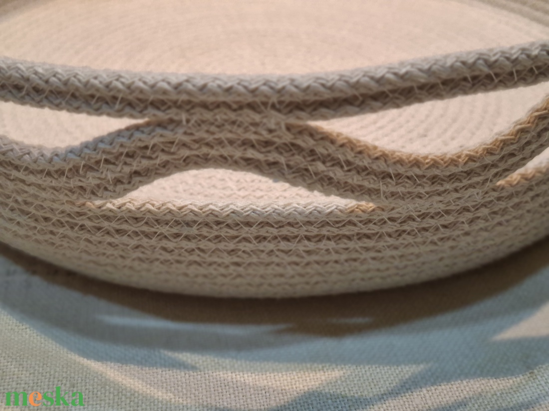 Zsinór tároló - otthon & életmód - dekoráció - asztal és polc dekoráció - könyvtámasz - Meska.hu