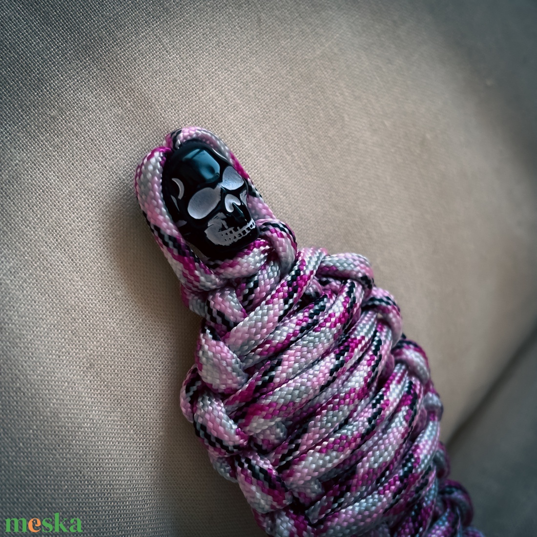 Múmiás paracord kulcstartó - táska & tok - kulcstartó & táskadísz - kulcstartó - Meska.hu