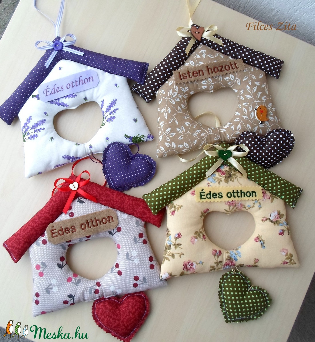 Filc házikós ajtódísz családi nevekkel  -  - Meska.hu