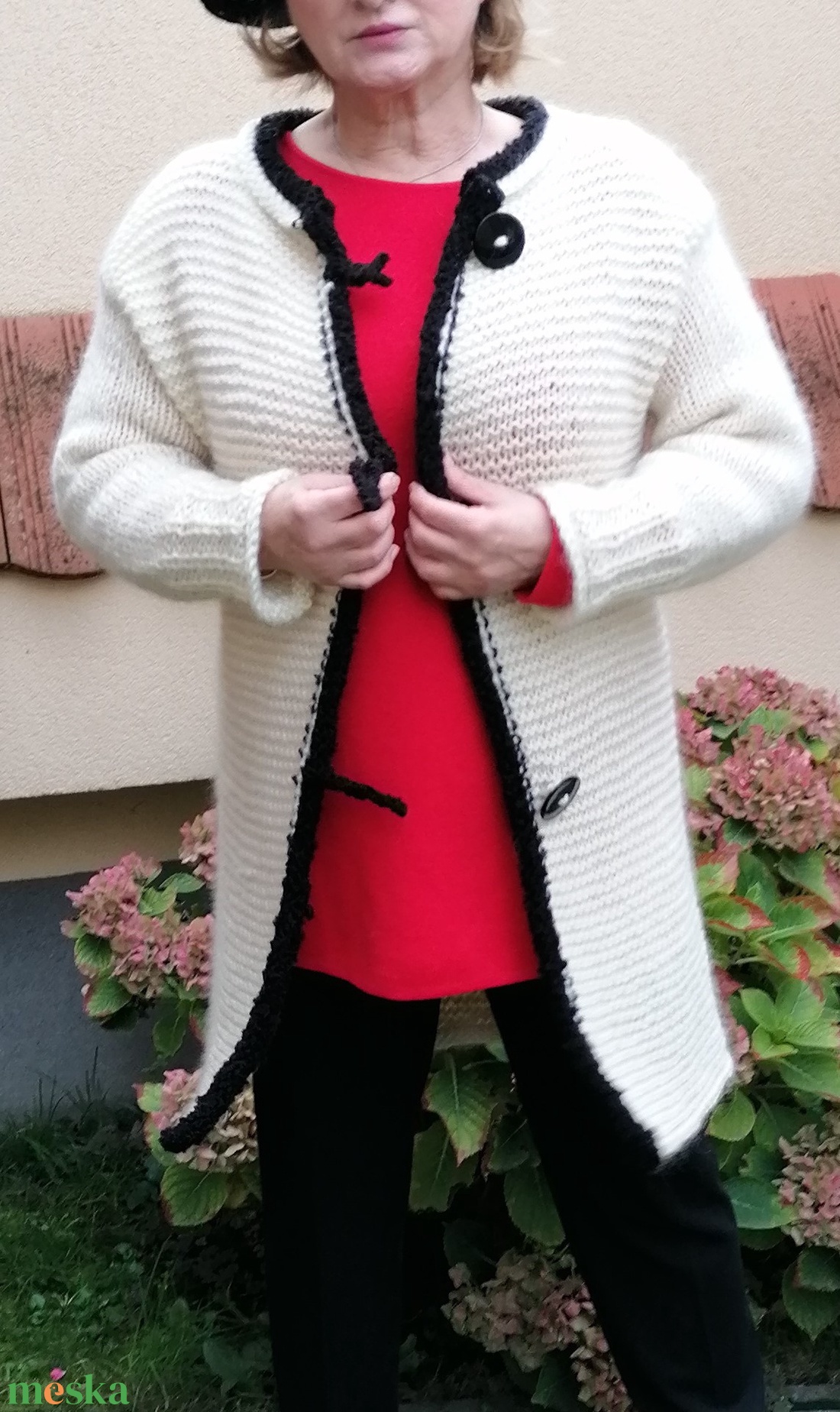 Fehér- fekete kötött kabát - ruha & divat - női ruha - kabát - Meska.hu