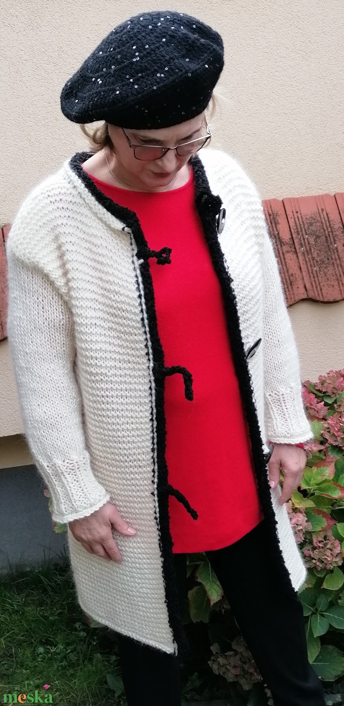 Fehér- fekete kötött kabát - ruha & divat - női ruha - kabát - Meska.hu