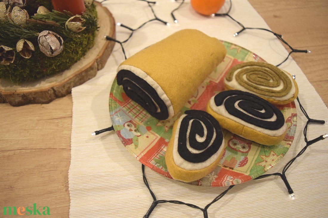 Gyapjúfilc beigli - játék & sport - szerepjáték - Meska.hu