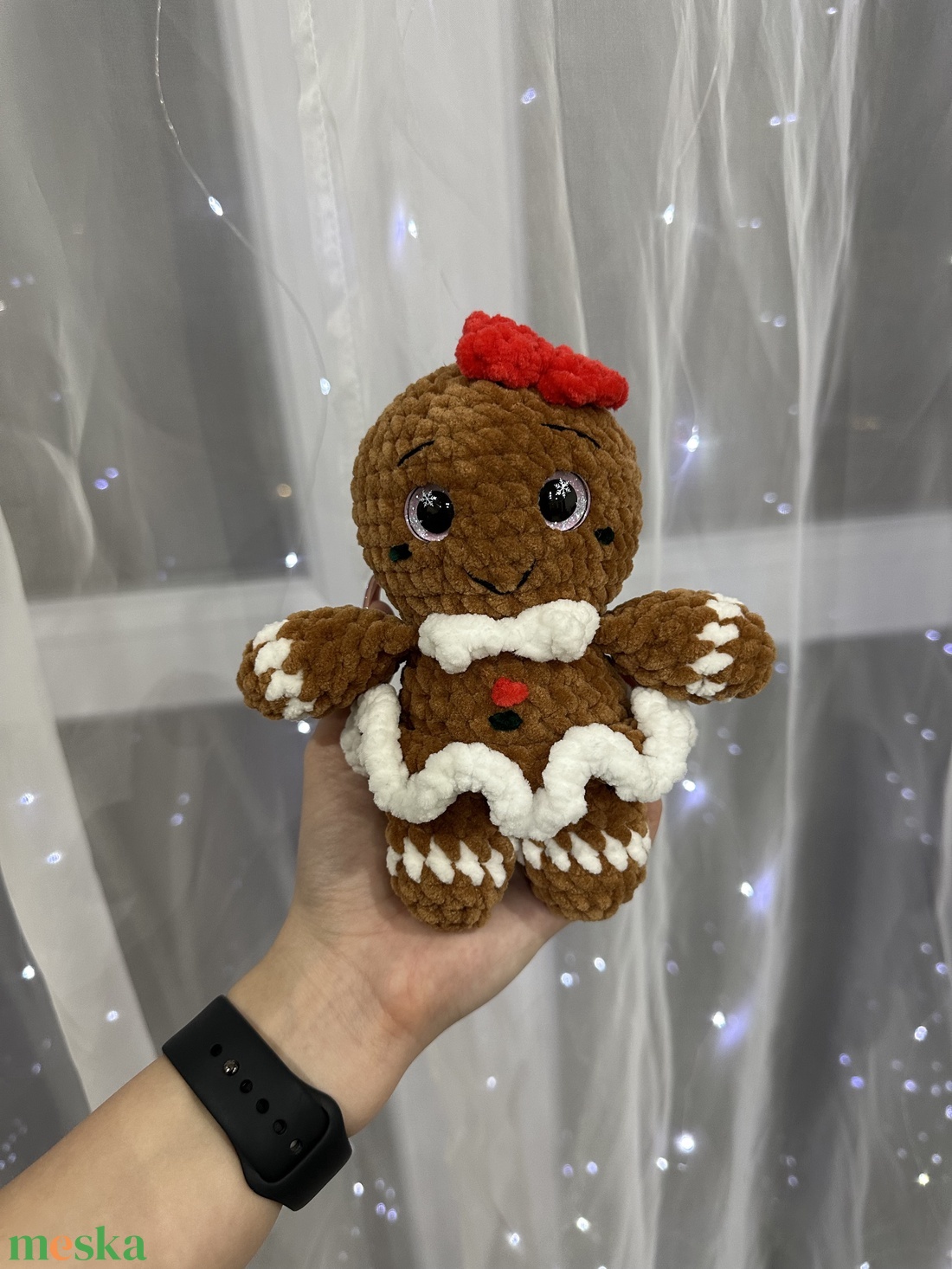 Horgolt mézi lány plüss - játék & sport - plüssállat & játékfigura - plüss mesefigurák - Meska.hu