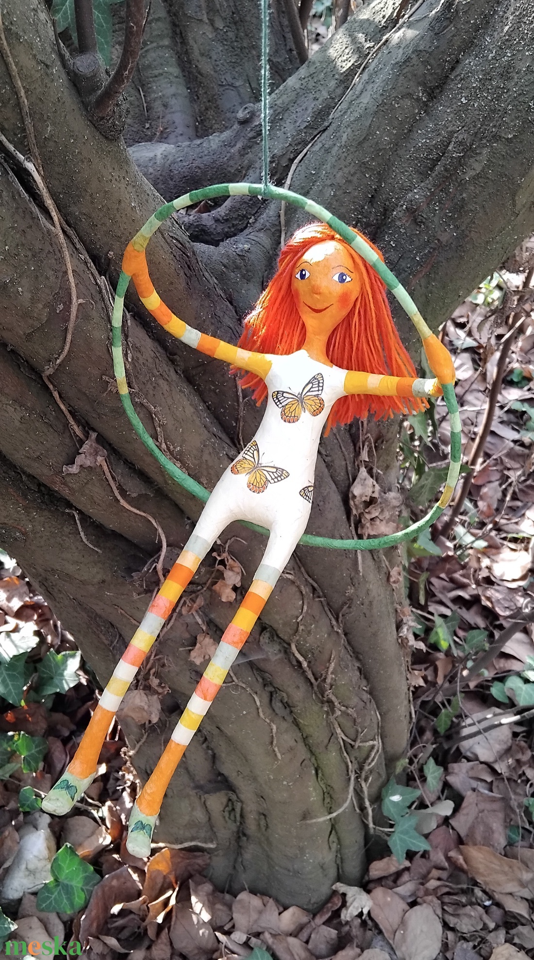 Pillangós ruhás hintás lány - otthon & életmód - dekoráció - fali és függő dekoráció - függődísz - Meska.hu