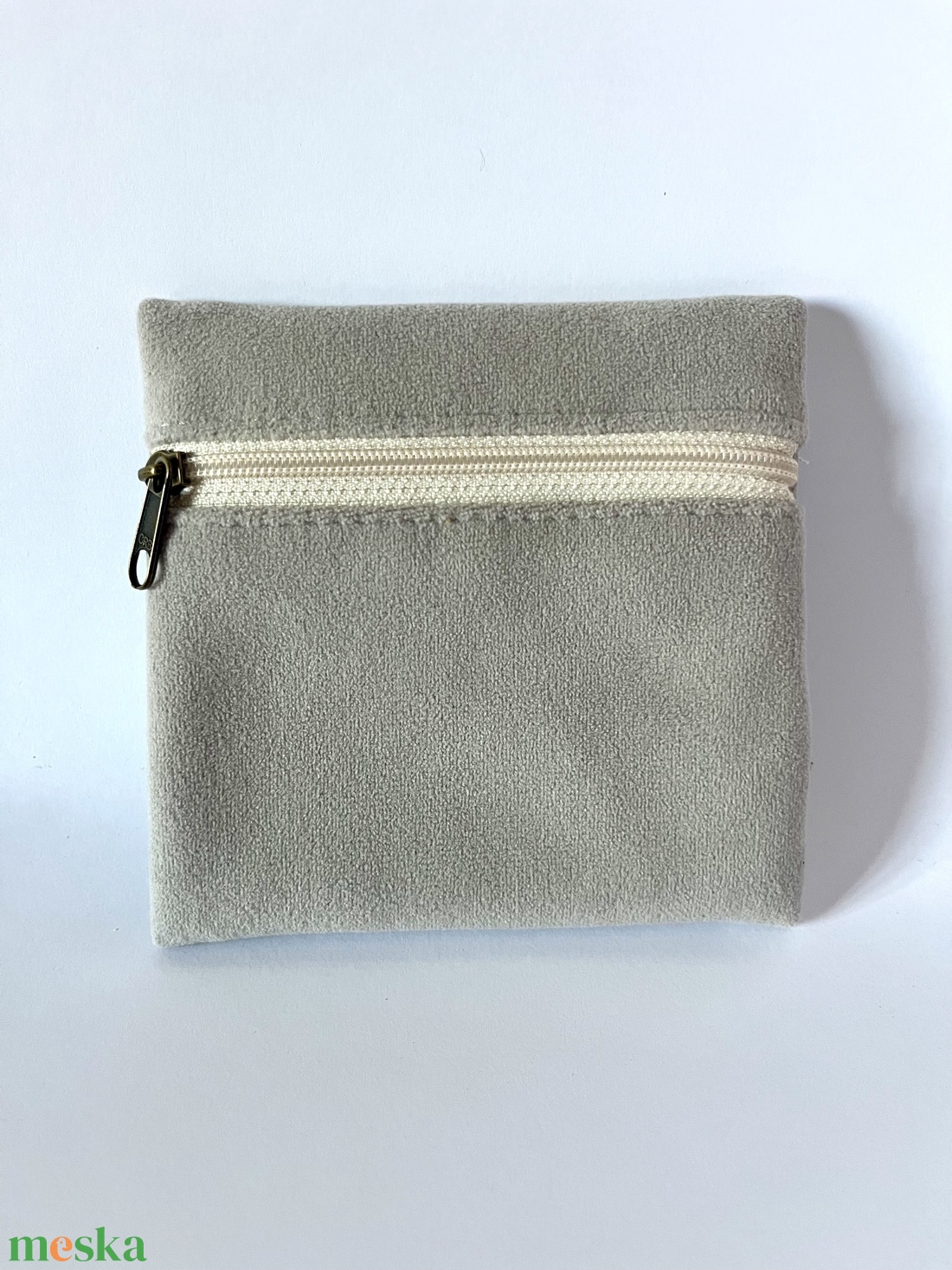 Szürke bársony pénztárca - táska & tok - pénztárca & más tok - aprópénztartó - Meska.hu