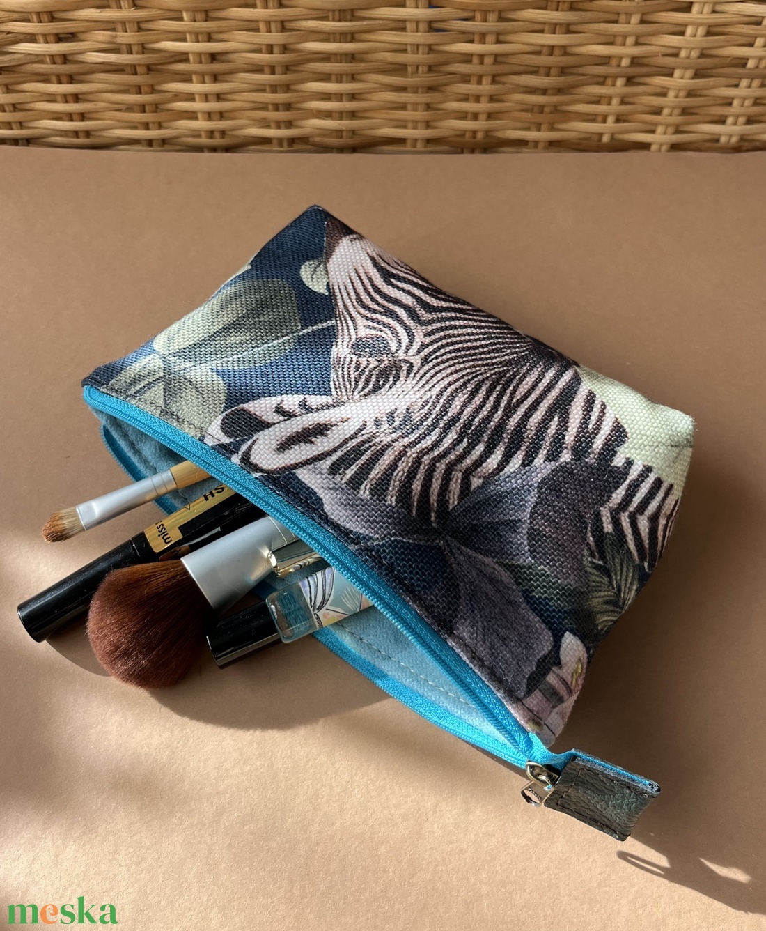 Zebrás sminkes neszesszer táska - táska & tok - neszesszer - Meska.hu