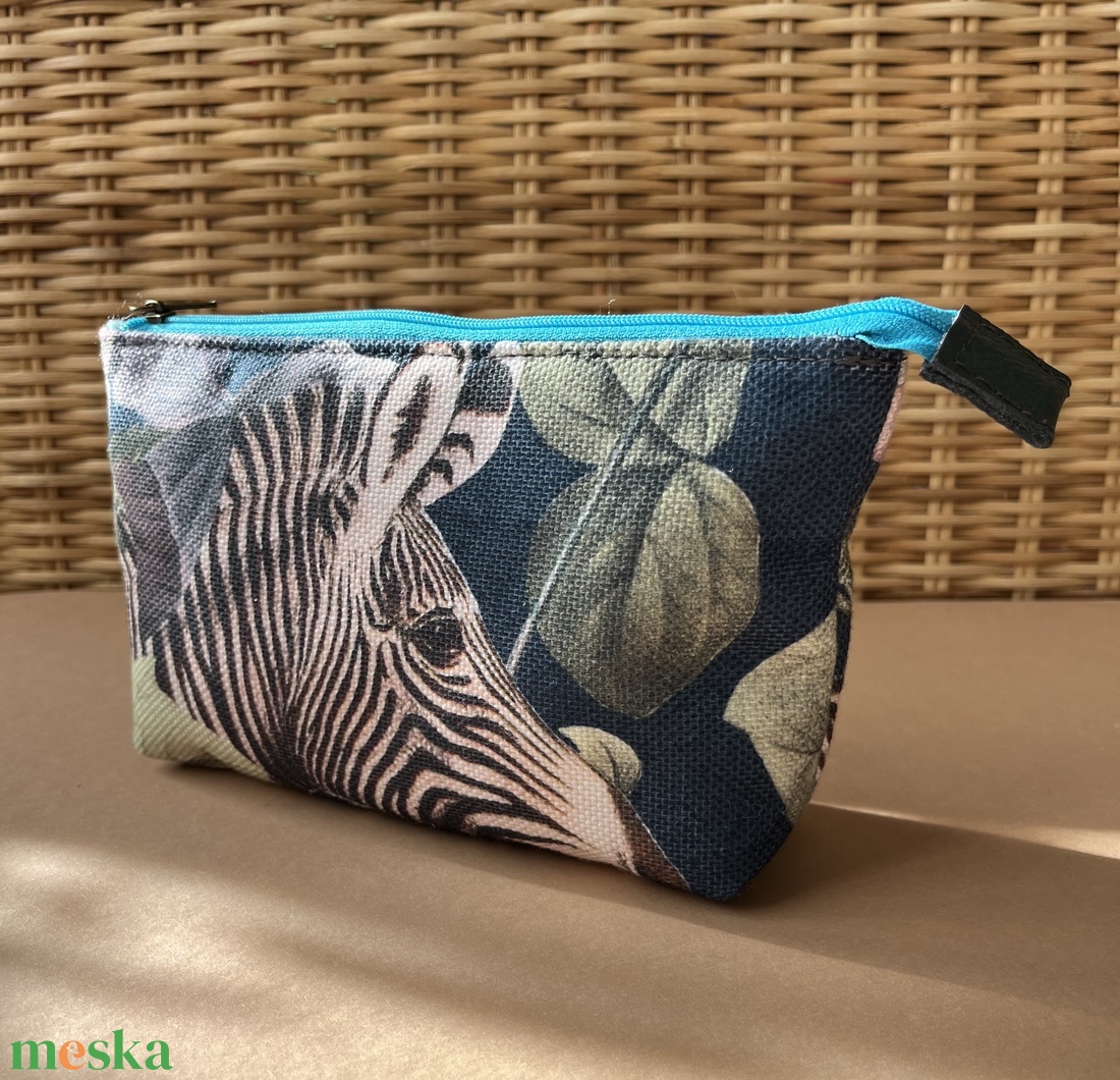 Zebrás sminkes neszesszer táska - táska & tok - neszesszer - Meska.hu