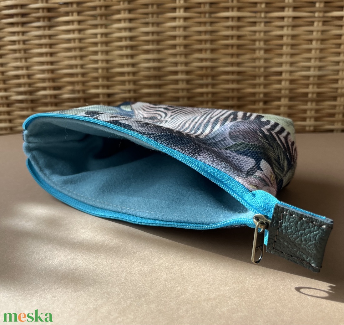 Zebrás sminkes neszesszer táska - táska & tok - neszesszer - Meska.hu