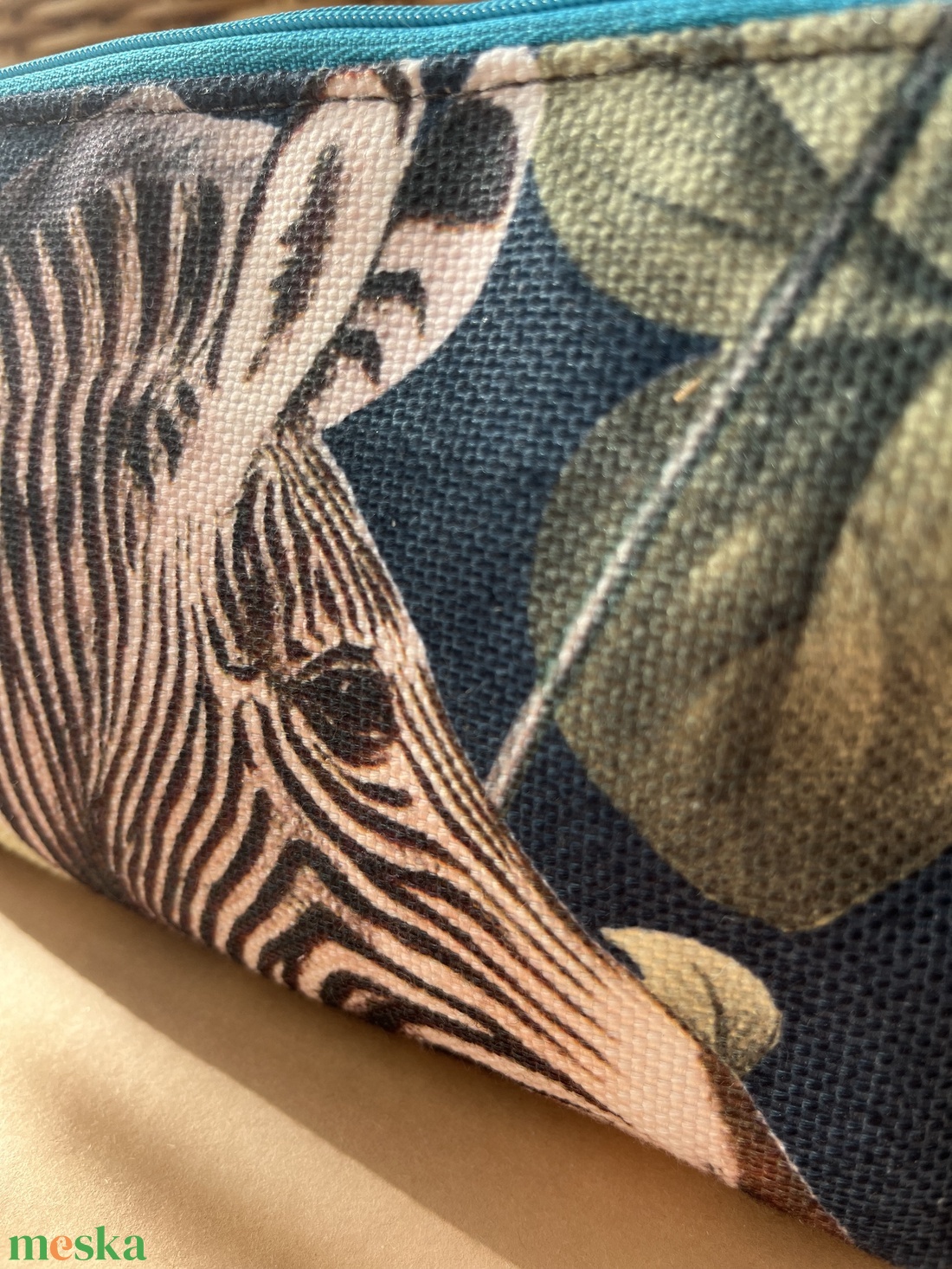 Zebrás sminkes neszesszer táska - táska & tok - neszesszer - Meska.hu