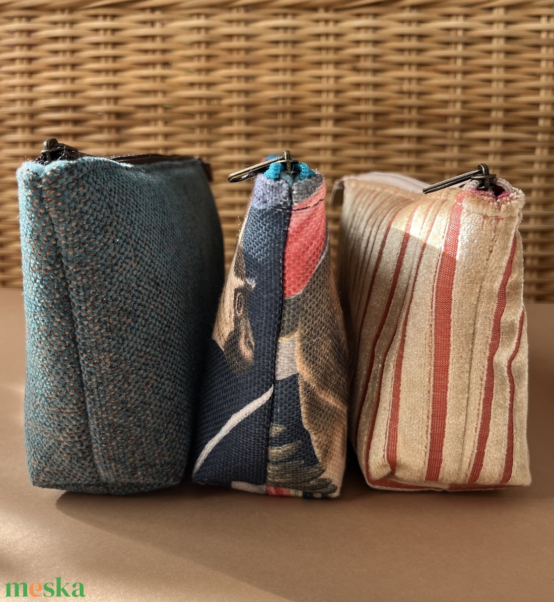 Arany csíkos sminkes neszesszer táska - táska & tok - neszesszer - Meska.hu