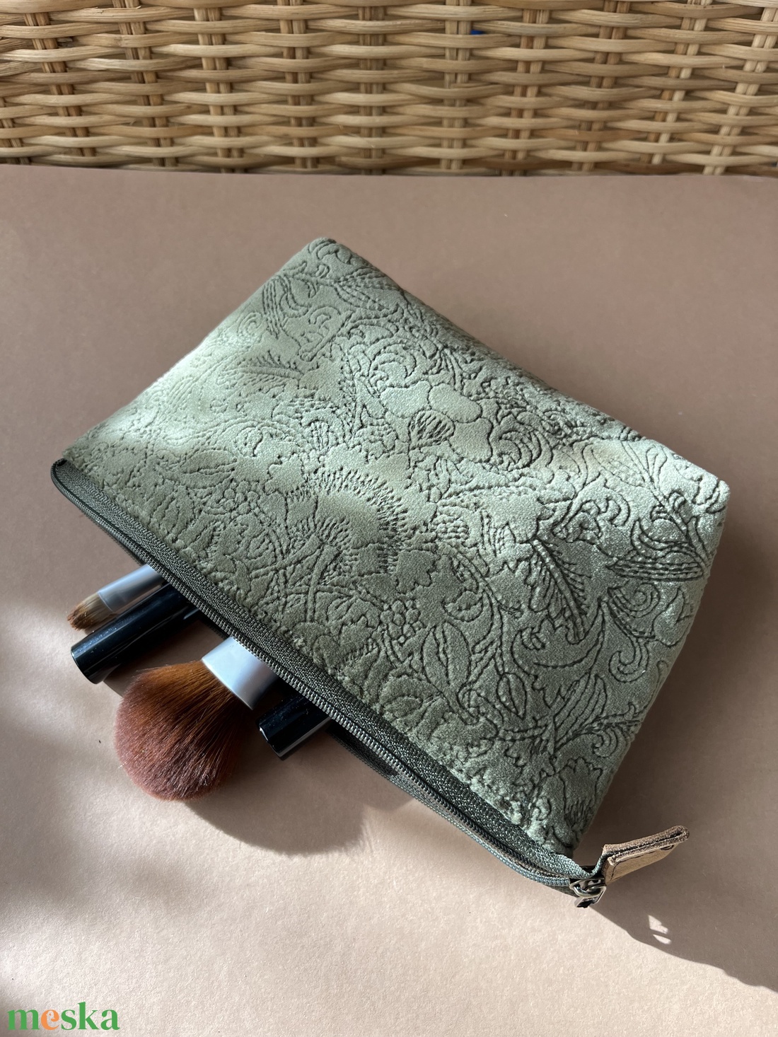 Zöld hímzett sminkes neszesszer táska - táska & tok - neszesszer - Meska.hu