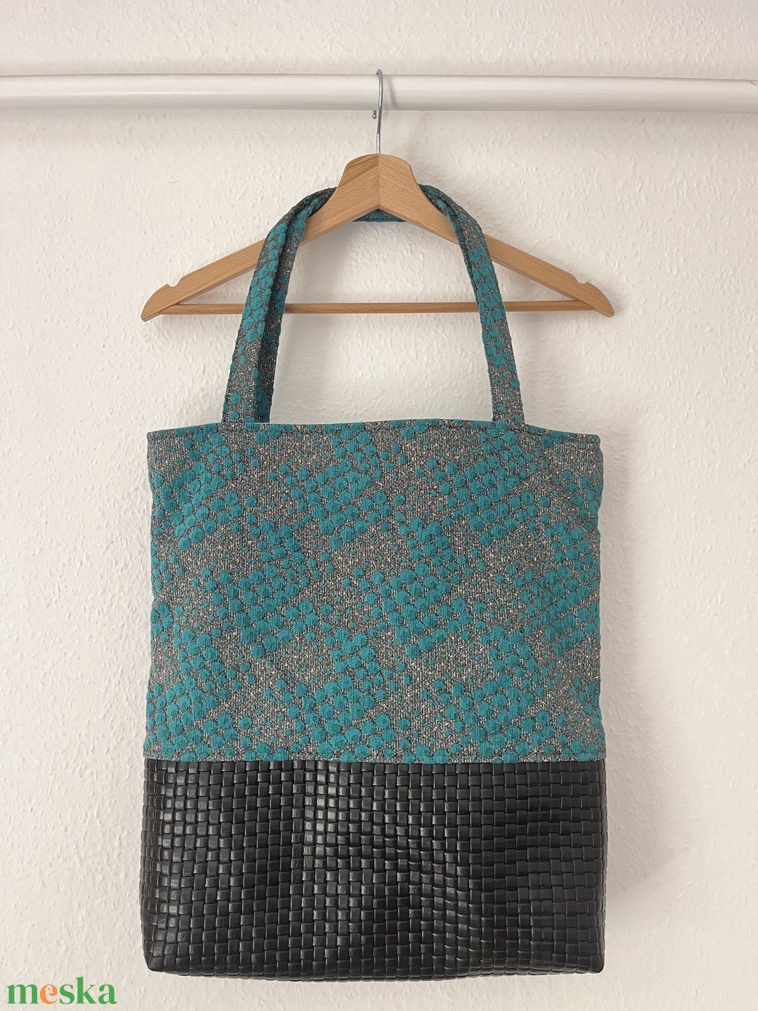 Bőr aljú türkiz pöttyös tote bag - táska & tok - kulcstartó & táskadísz - kulcstartó - Meska.hu