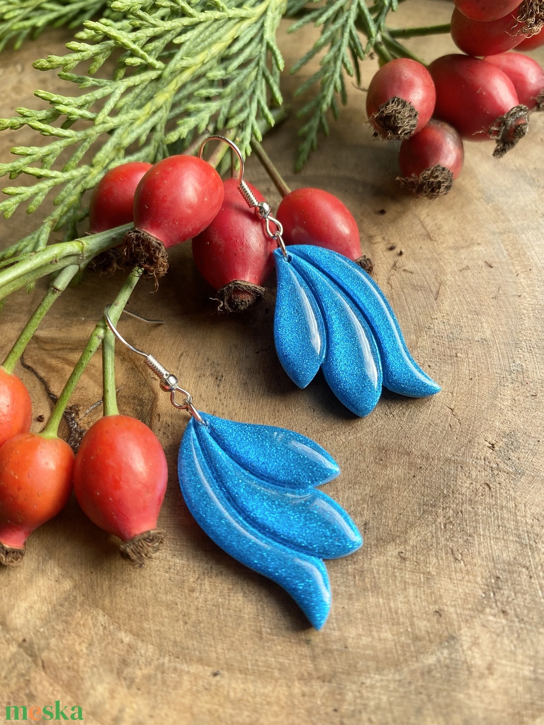 Light Blue Christmas Petal - ékszer - fülbevaló - lógó fülbevaló - Meska.hu