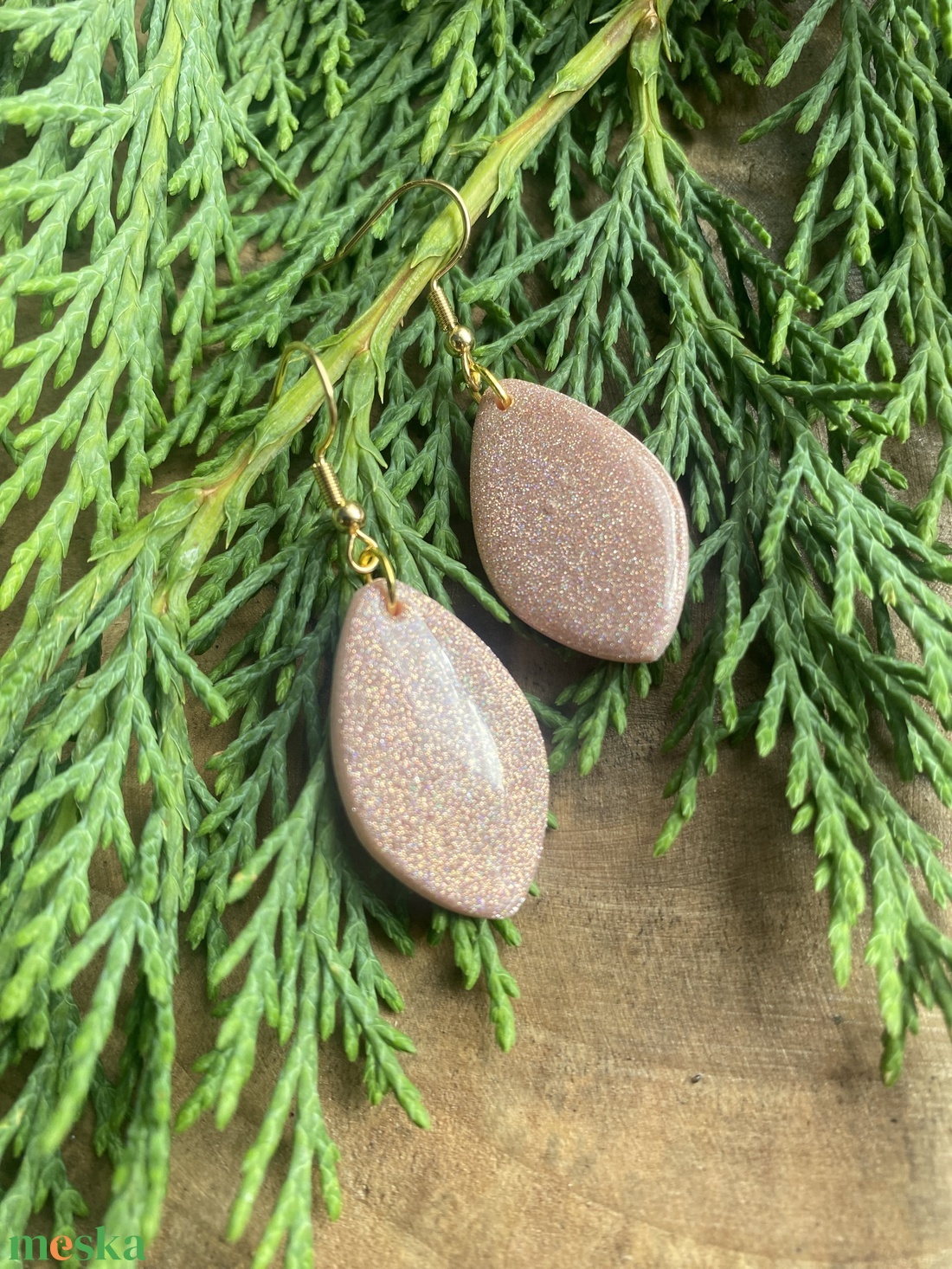 Beige Christmas Little Leaves - ékszer - fülbevaló - lógó fülbevaló - Meska.hu