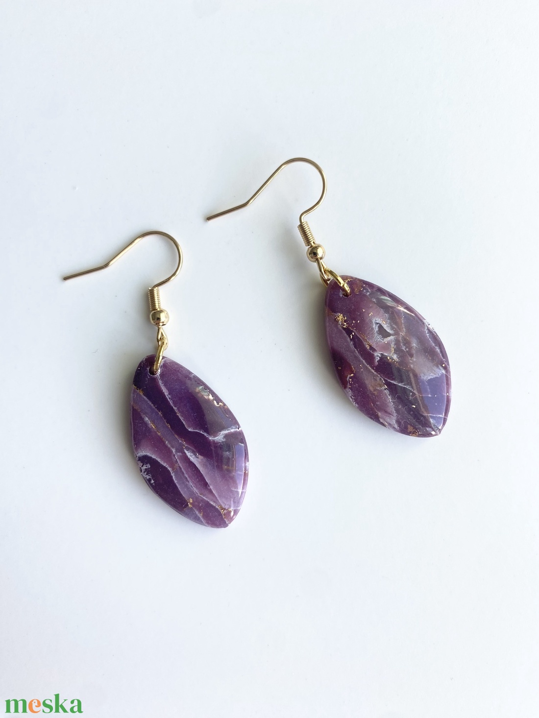 Deep Purple Marble Leaves - ékszer - fülbevaló - lógó fülbevaló - Meska.hu