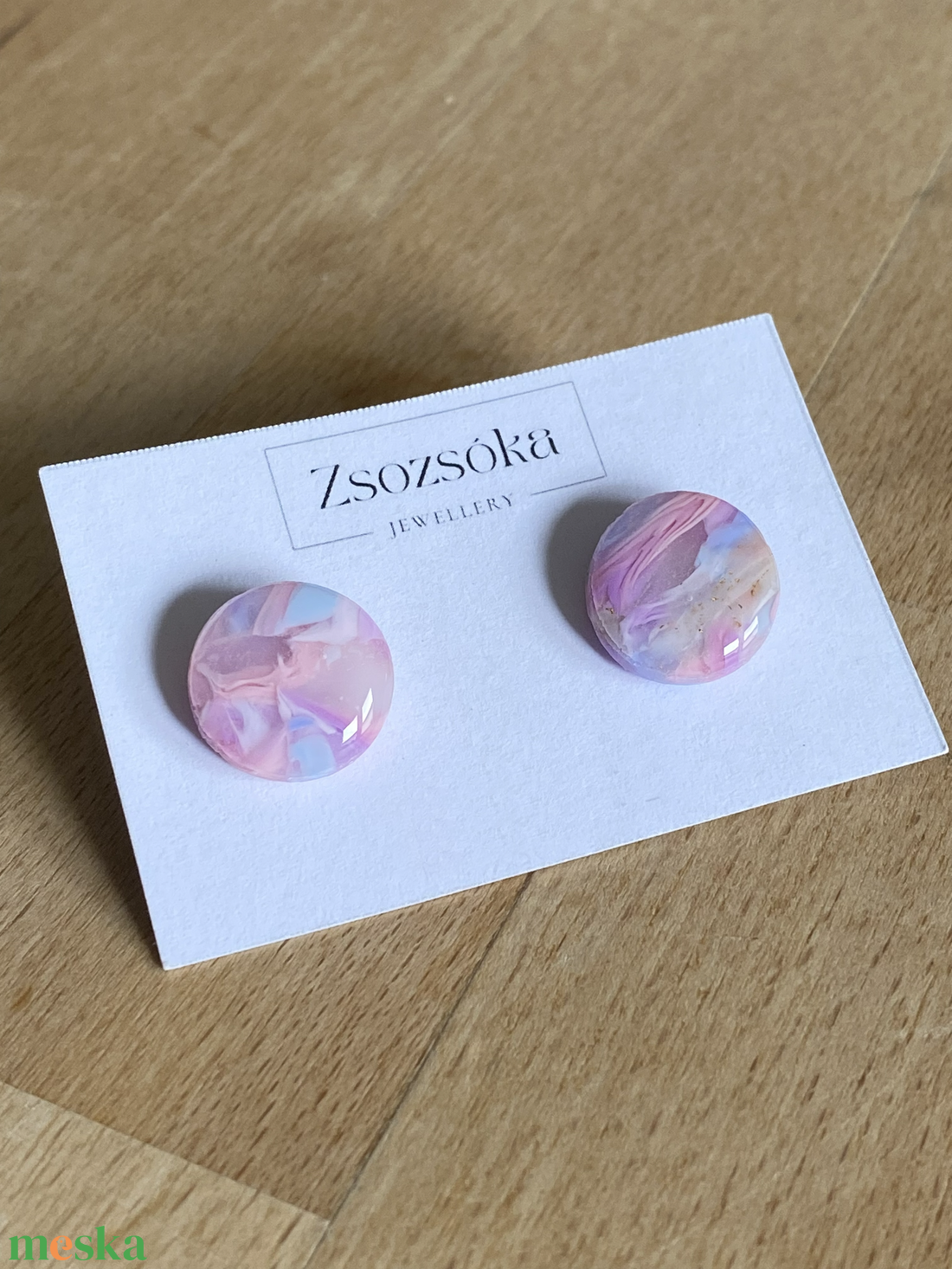 Purple Marble pötty fülbevaló - ékszer - fülbevaló - pötty fülbevaló - Meska.hu